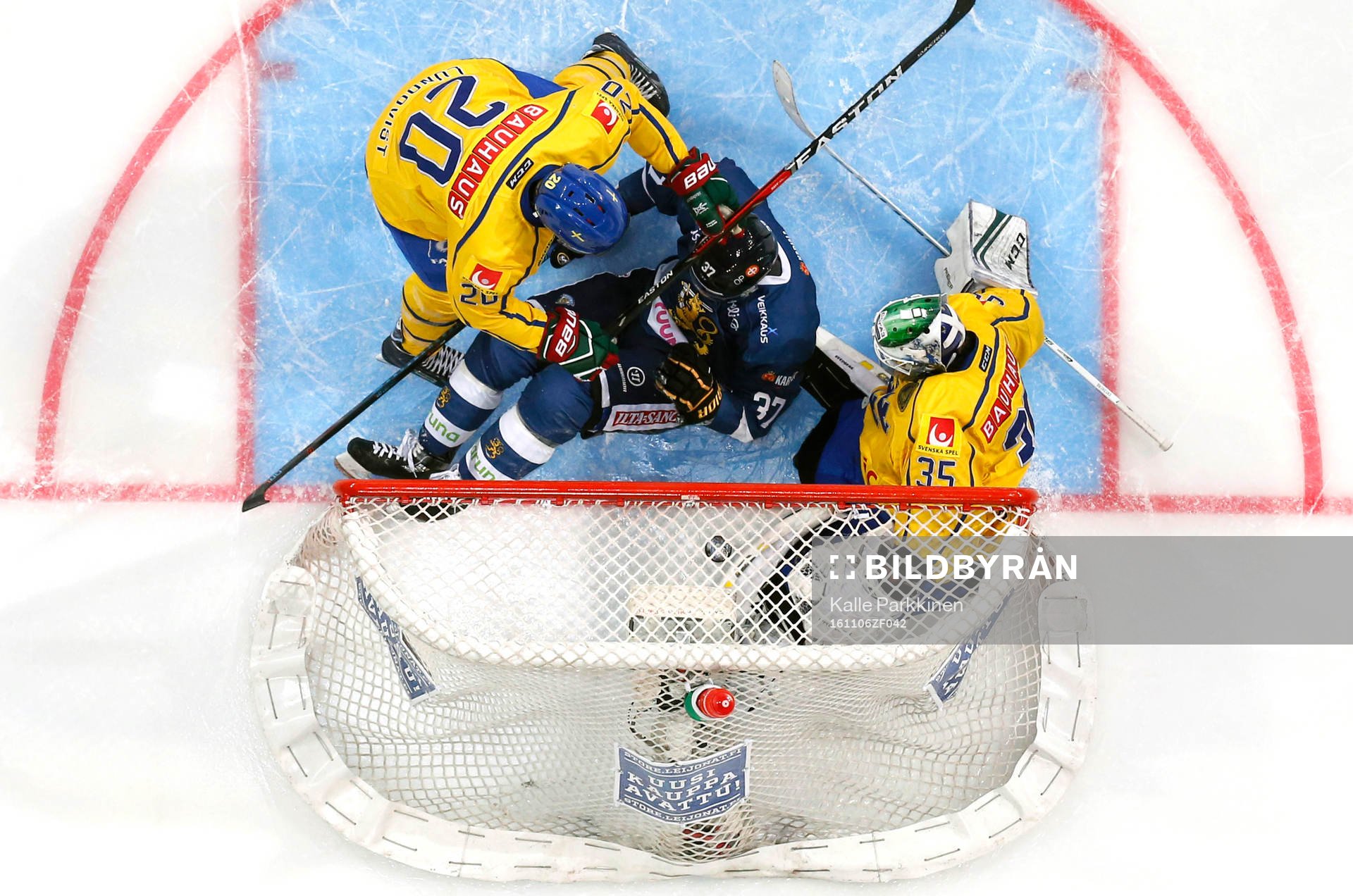 Sweden¥s Joel Lundqvist, Finland¥s Mika Pyörälä and