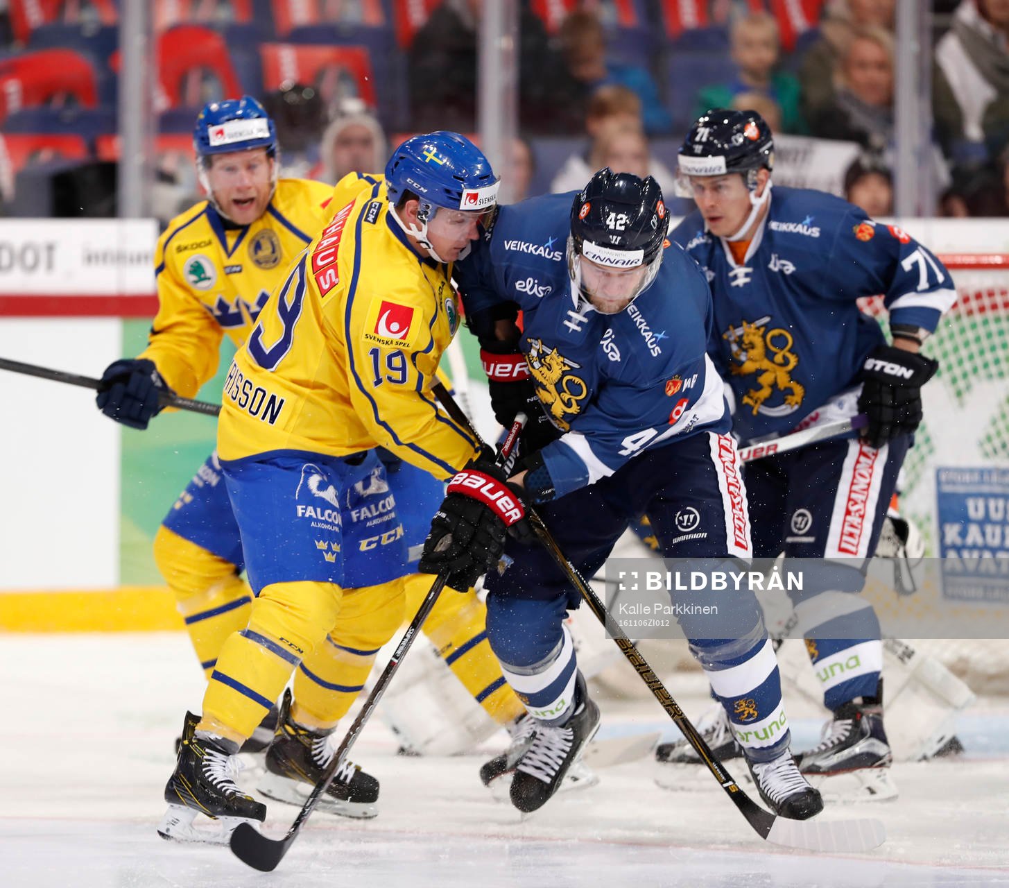 Sweden´s Patrik Zackrisson (L-2) and Finland´s Kristian