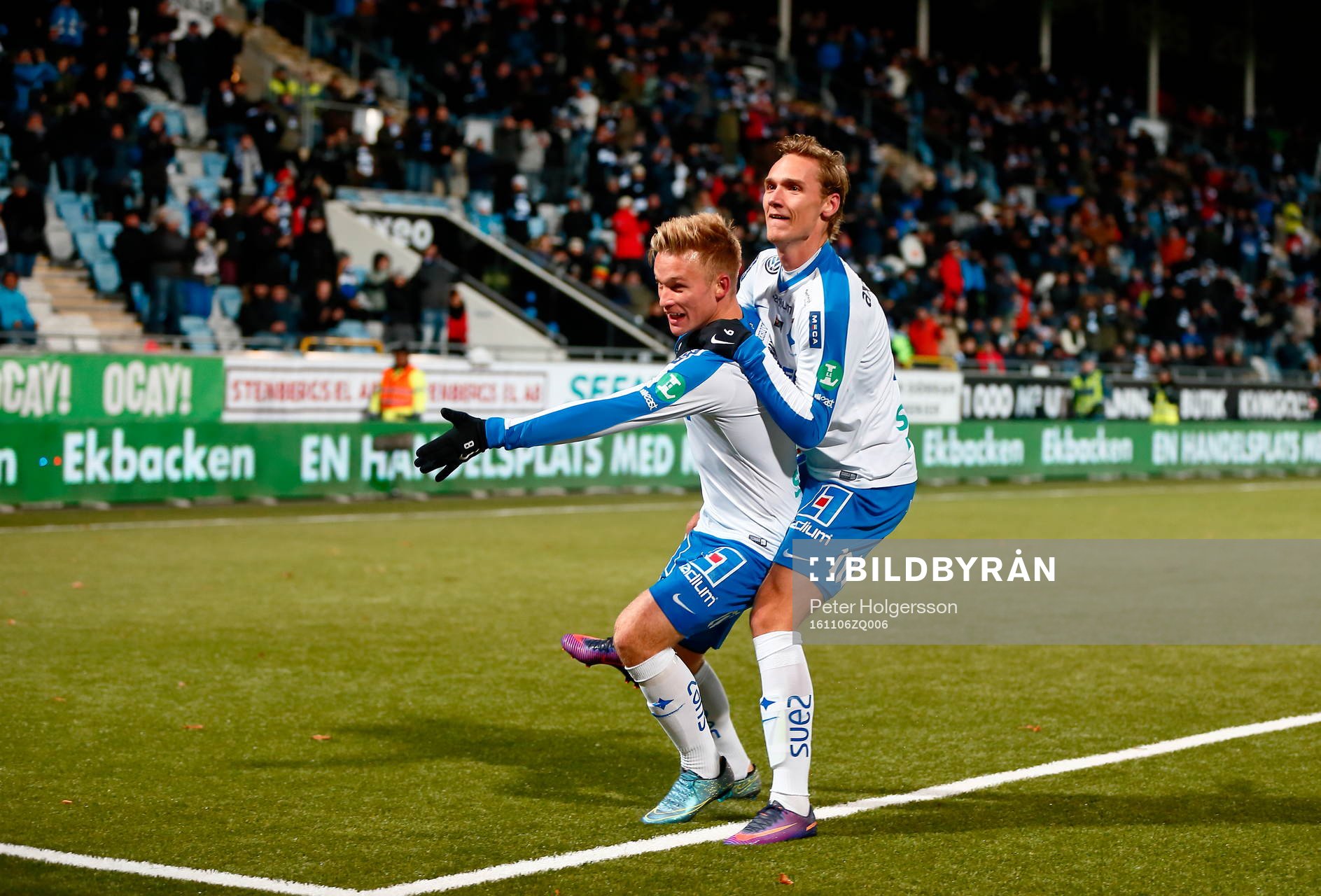 Norrköpings Nicklas Bärkroth jublar med Linus Wahlqvist
