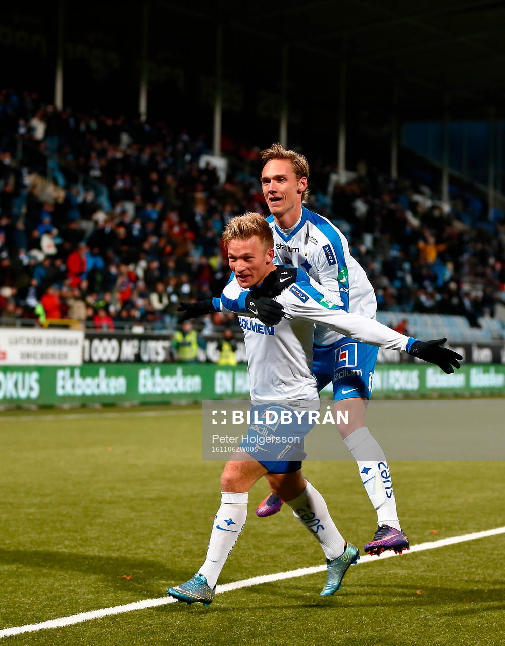 Norrköpings Nicklas Bärkroth jublar med Linus Wahlqvist