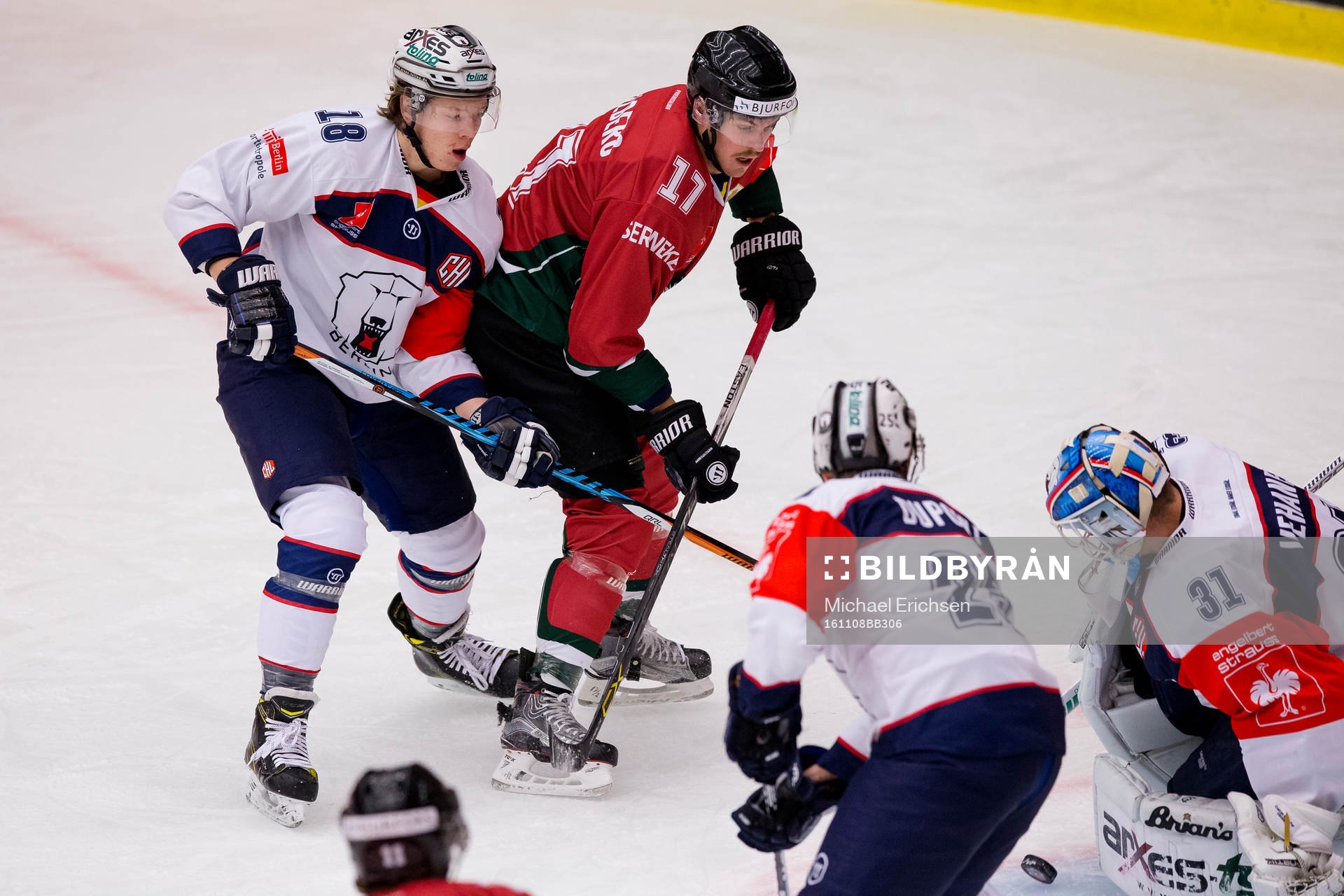 Frölundas Sebastian Stålberg skjuter på Eisbären