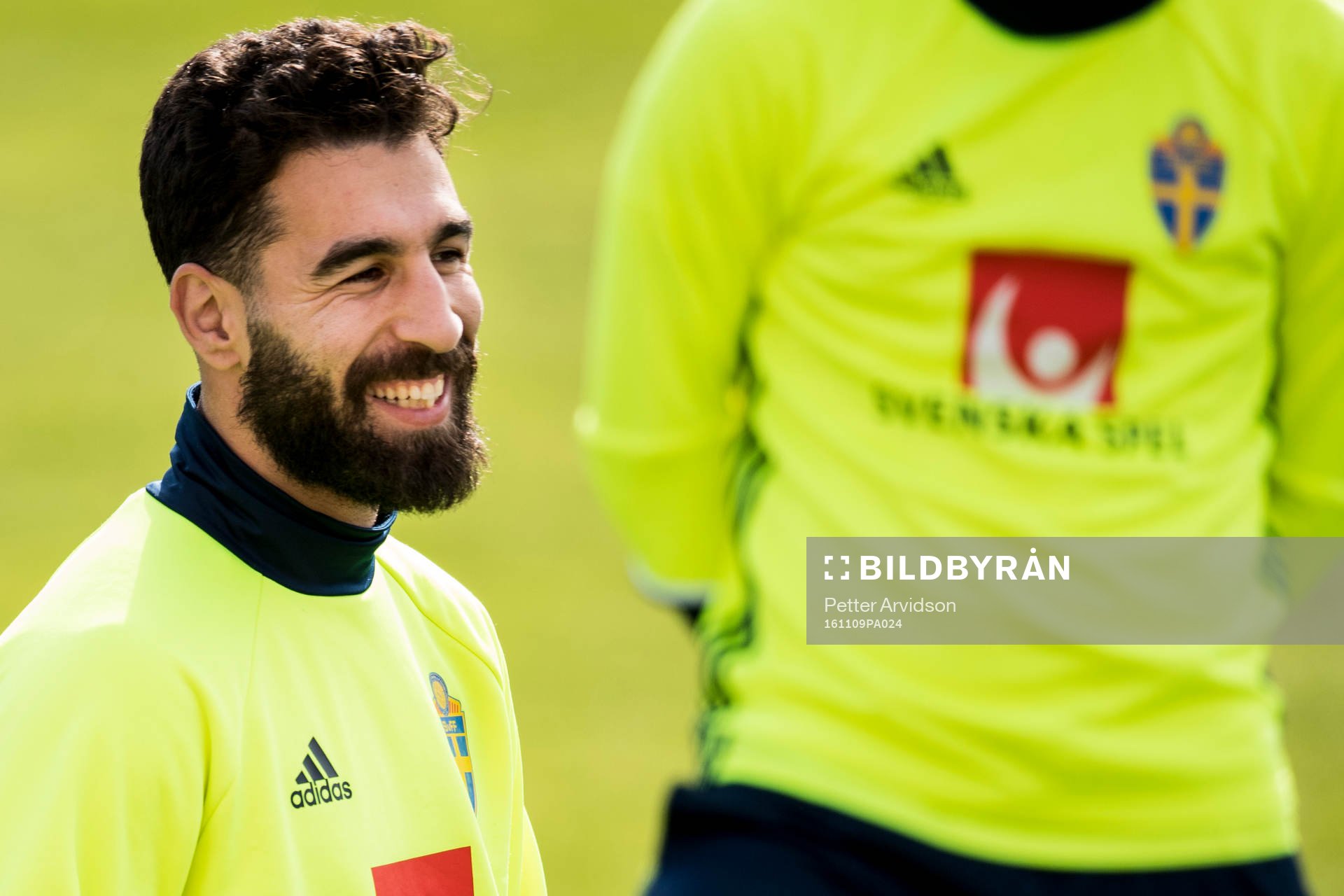 Jimmy Durmaz skrattar