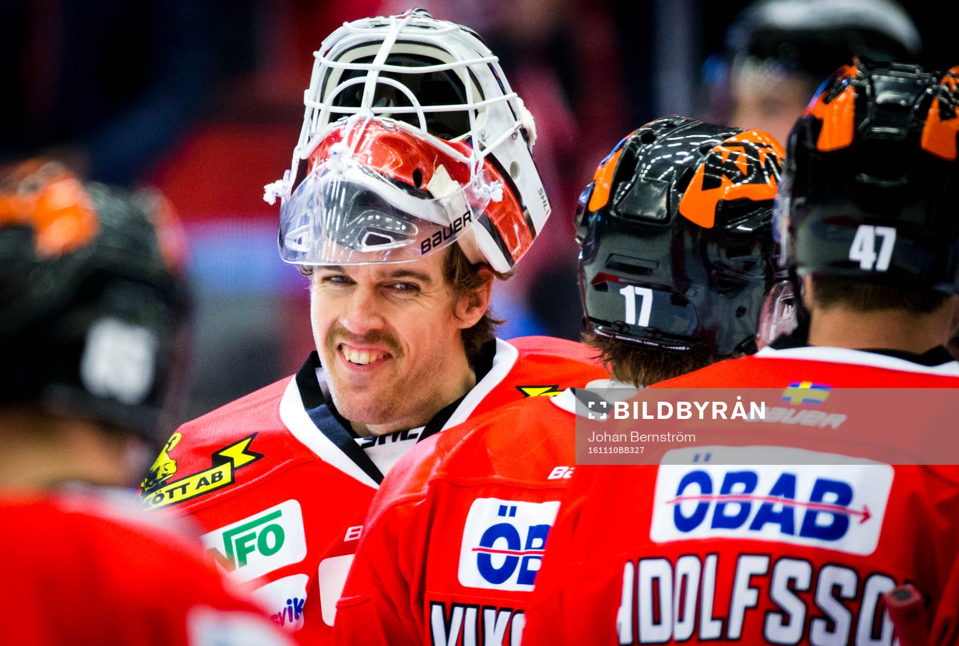 Örebros målvakt Axel Brage är glad