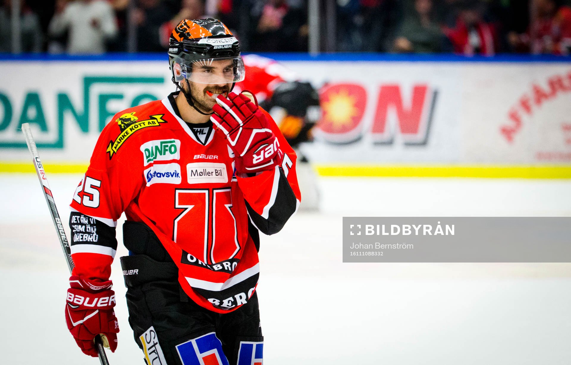 Örebros Martin Johansson gör matchen enda mål och jublar