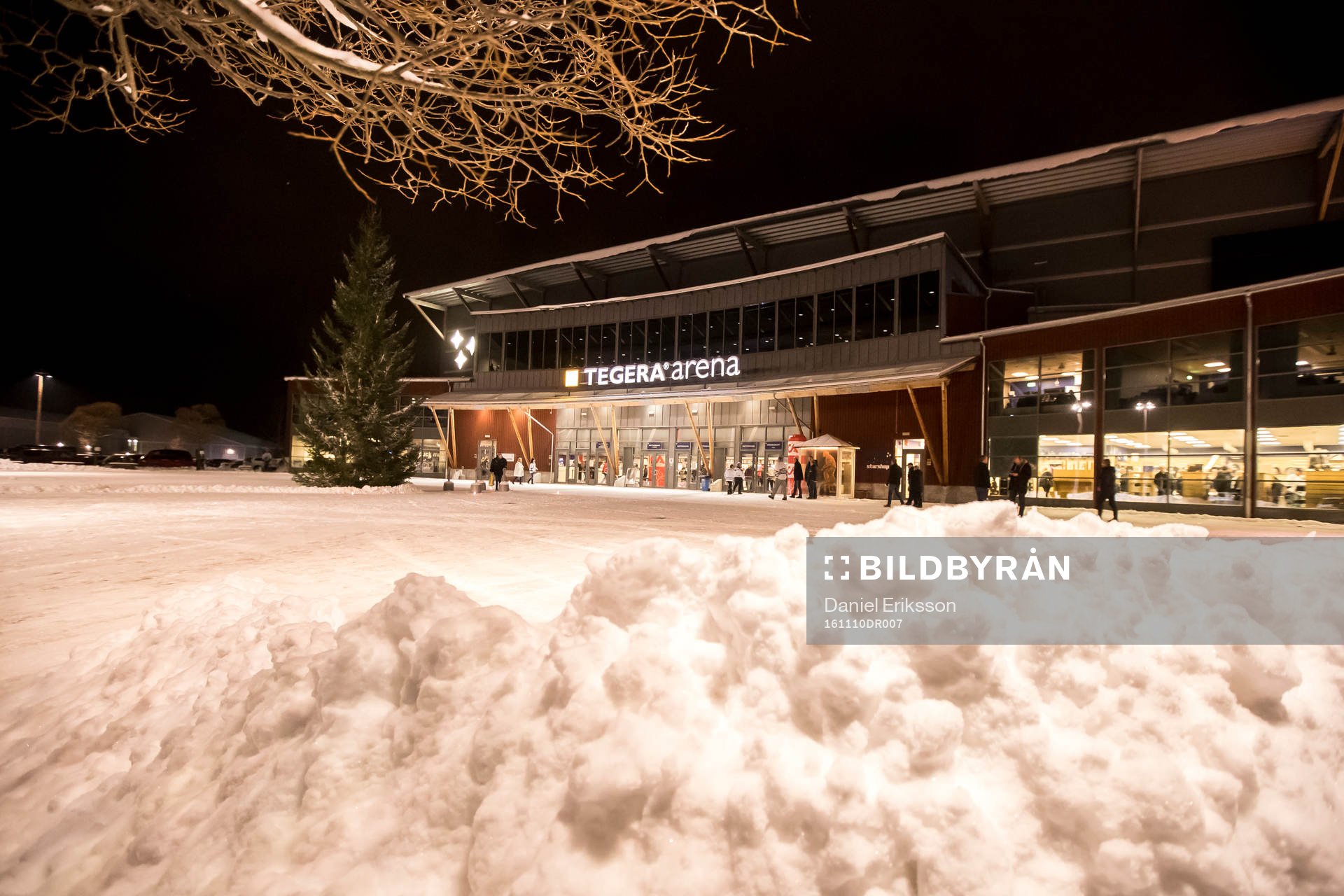 Tegera Arena exteriör innan ishockeymatchen i SHL mellan