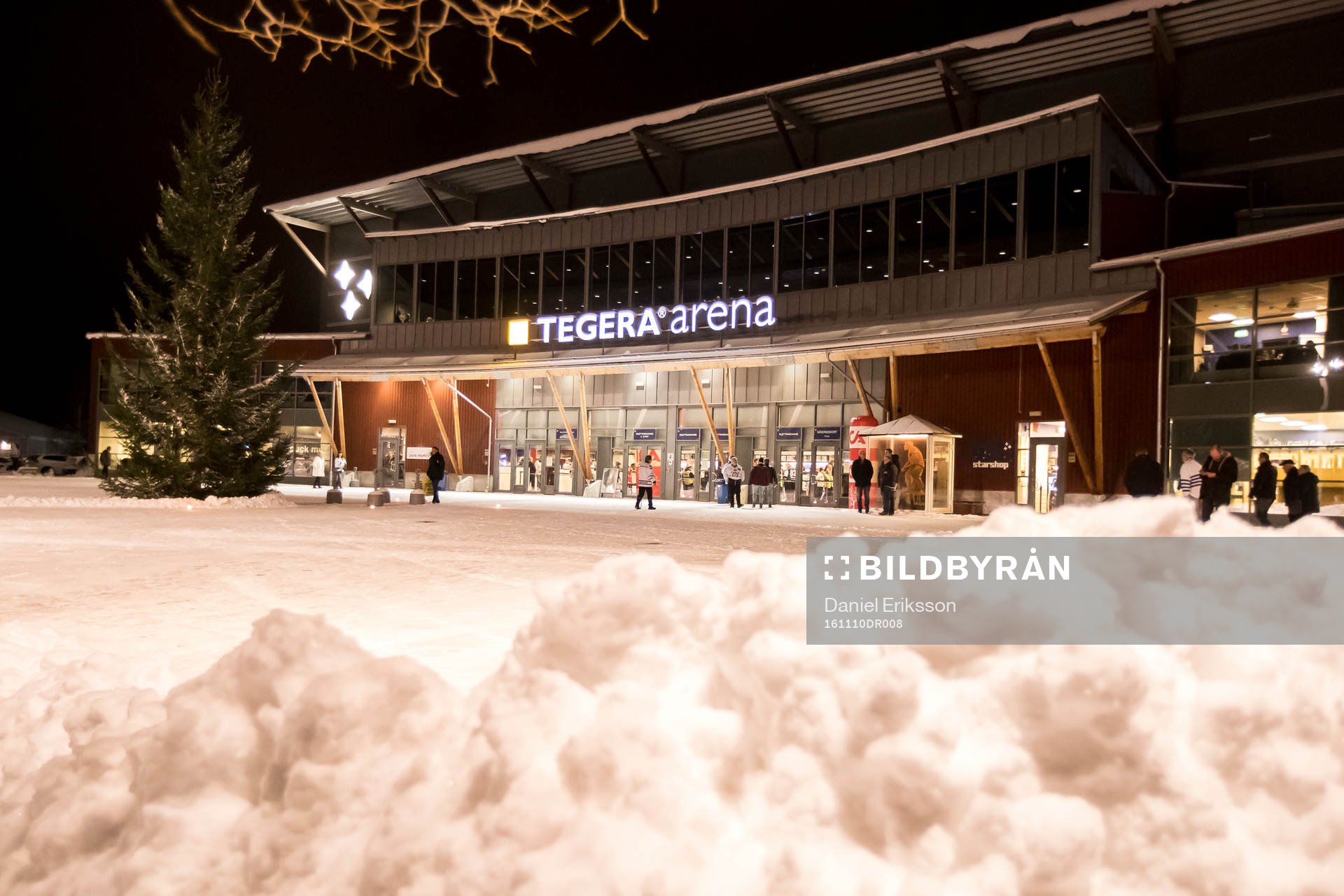 Tegera Arena exteriör innan ishockeymatchen i SHL mellan