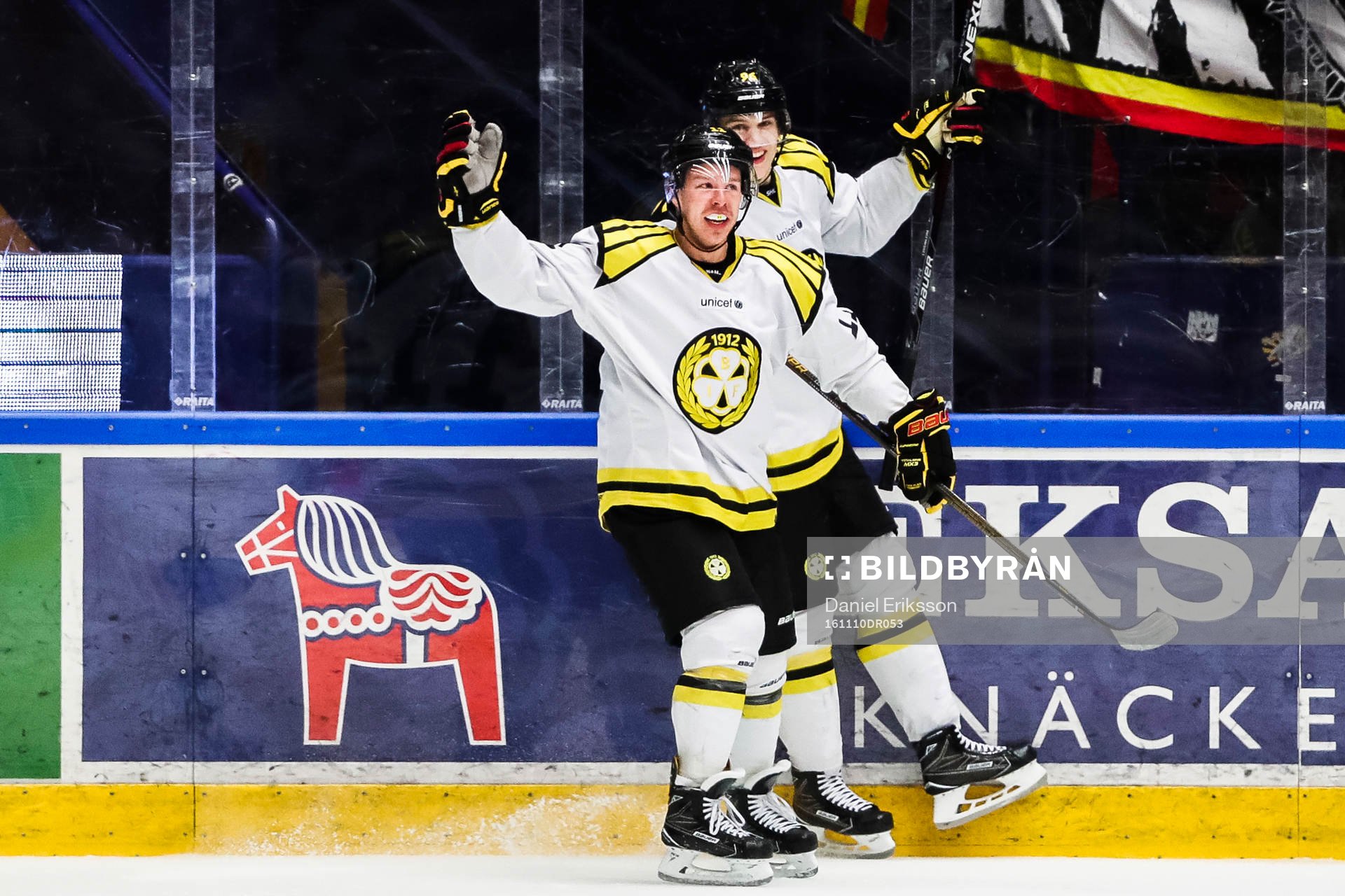 Brynäs Kevin Clark och Oskar Lindblom jublar