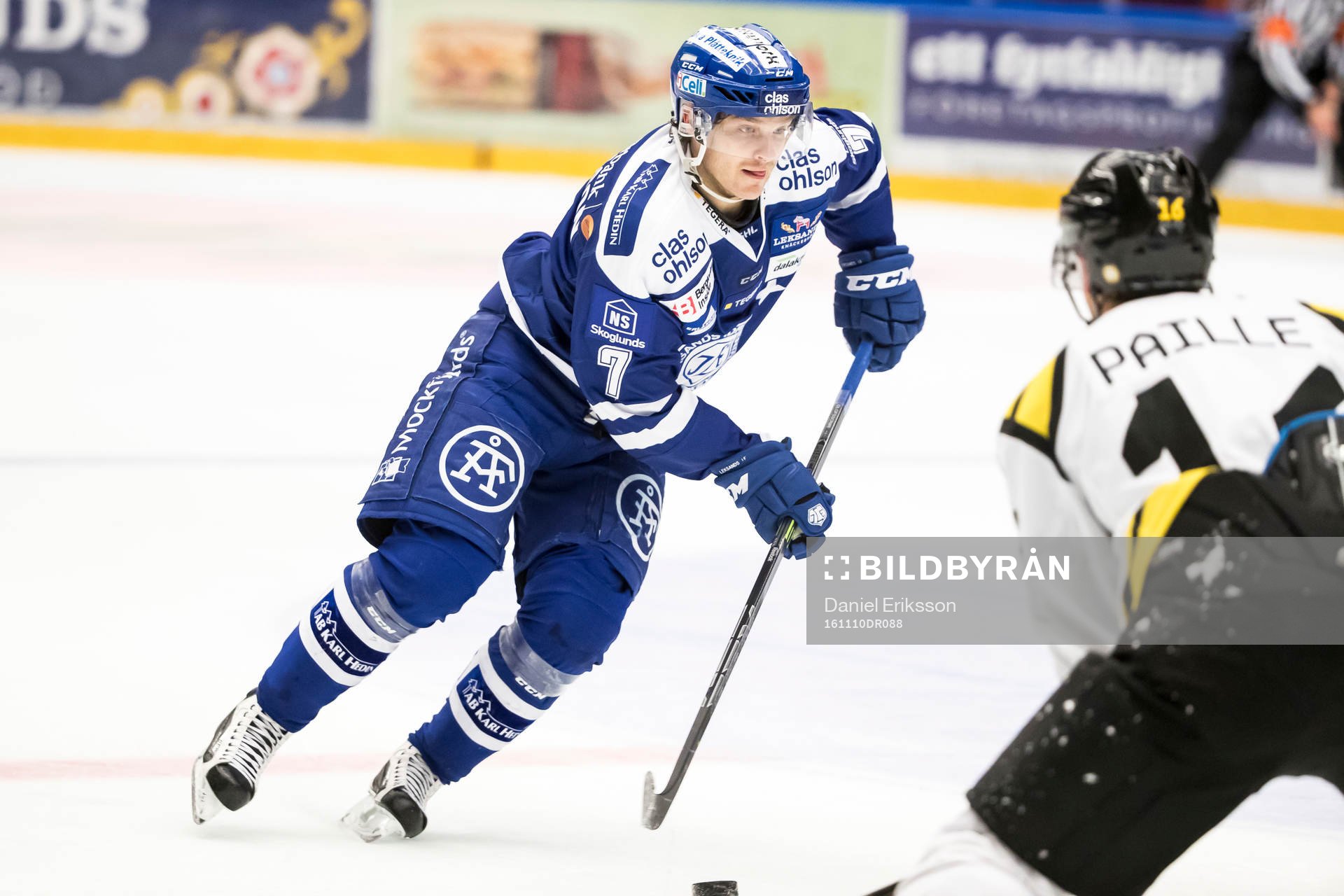 Leksands Johan Olofsson  i ishockeymatchen i SHL mellan