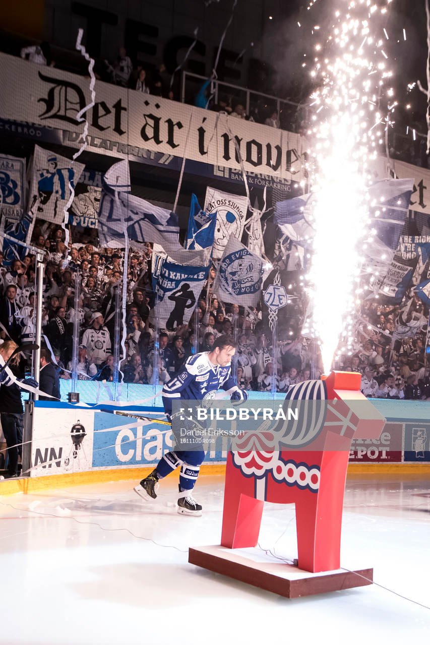 Intro TIFO entre av Leksands Jesper Ollas  i