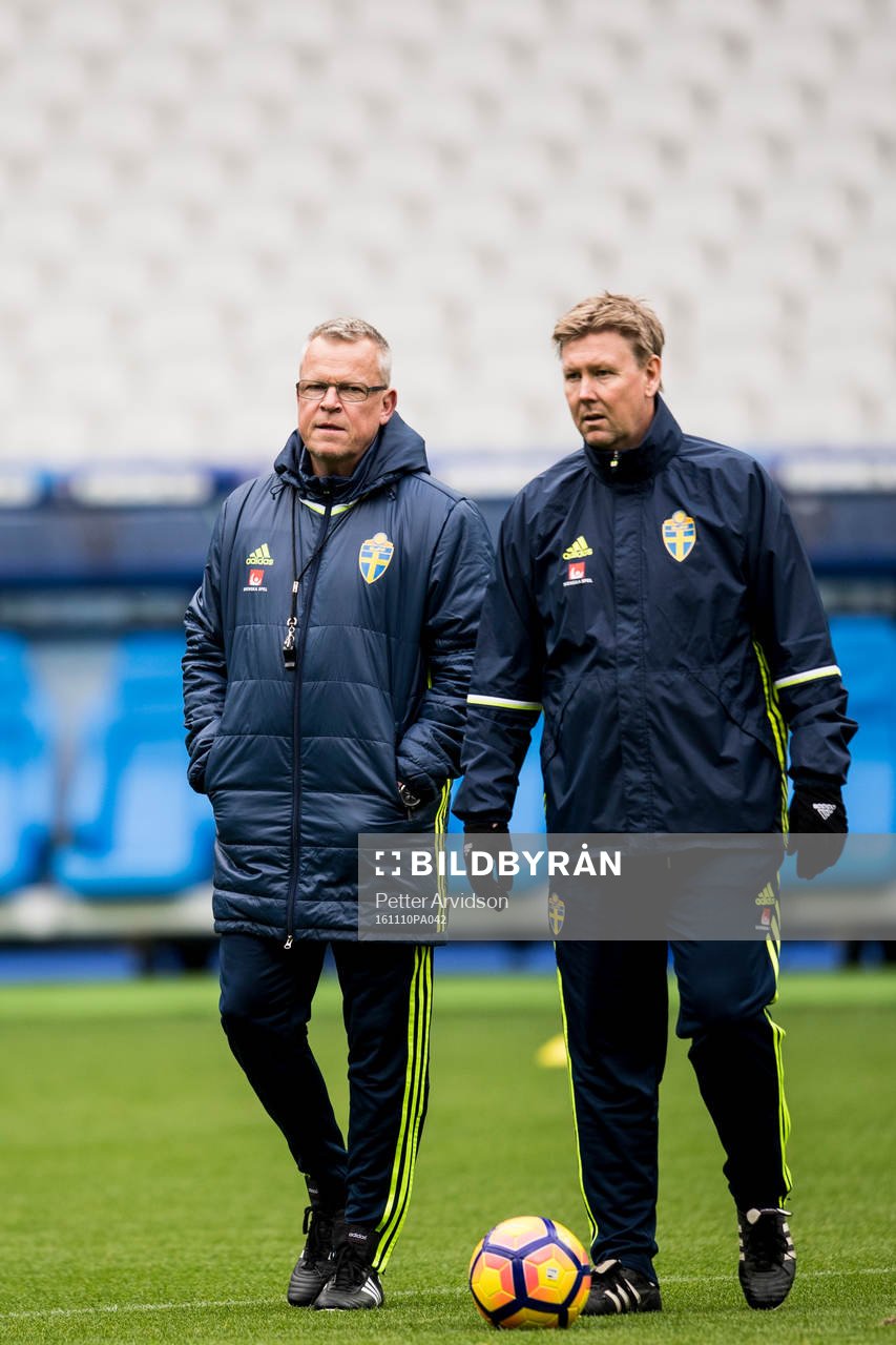 Förbundskapten Janne Andersson och assisterande