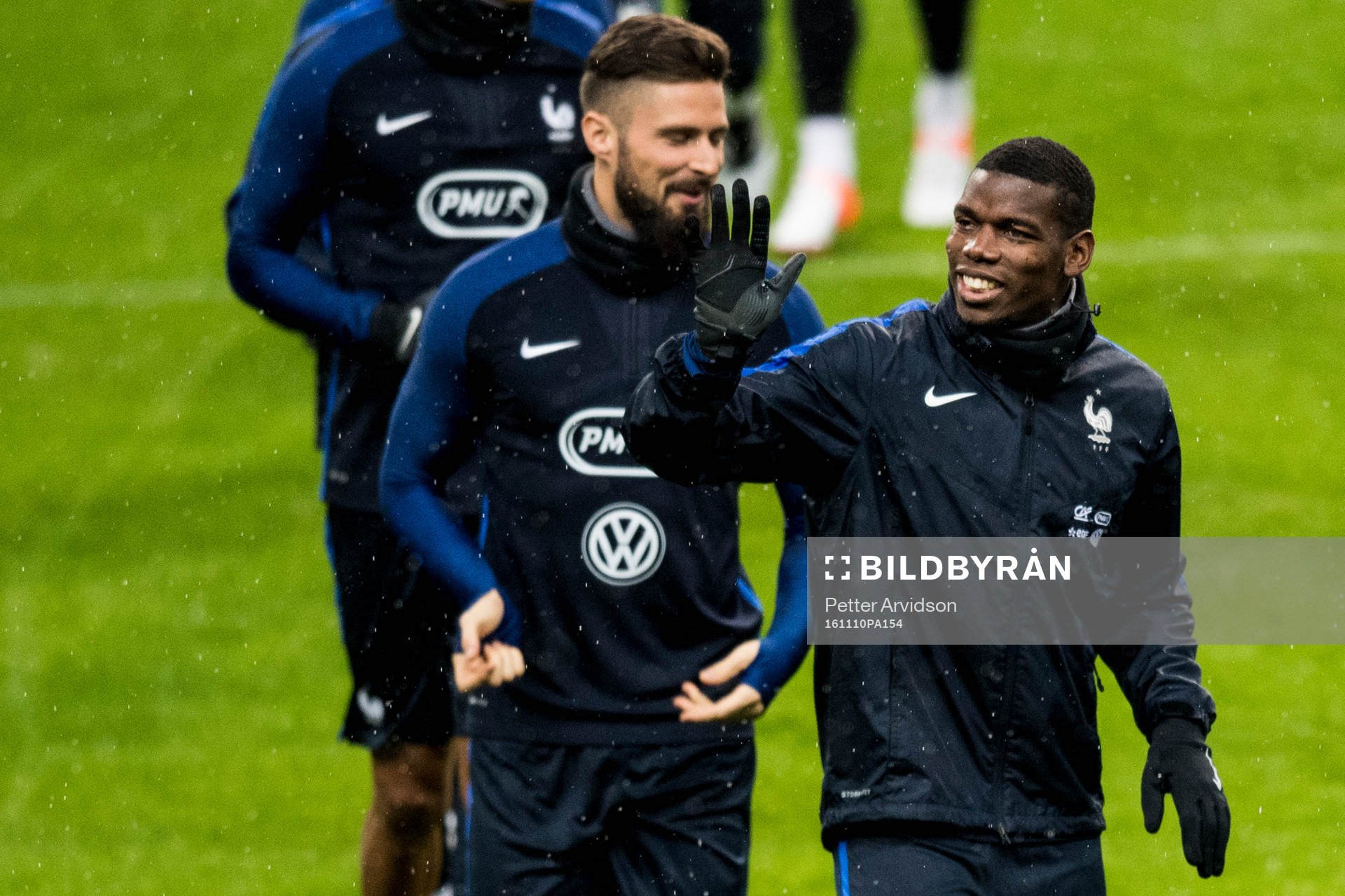 Frankrikes Paul Pogba och Olivier Giroud