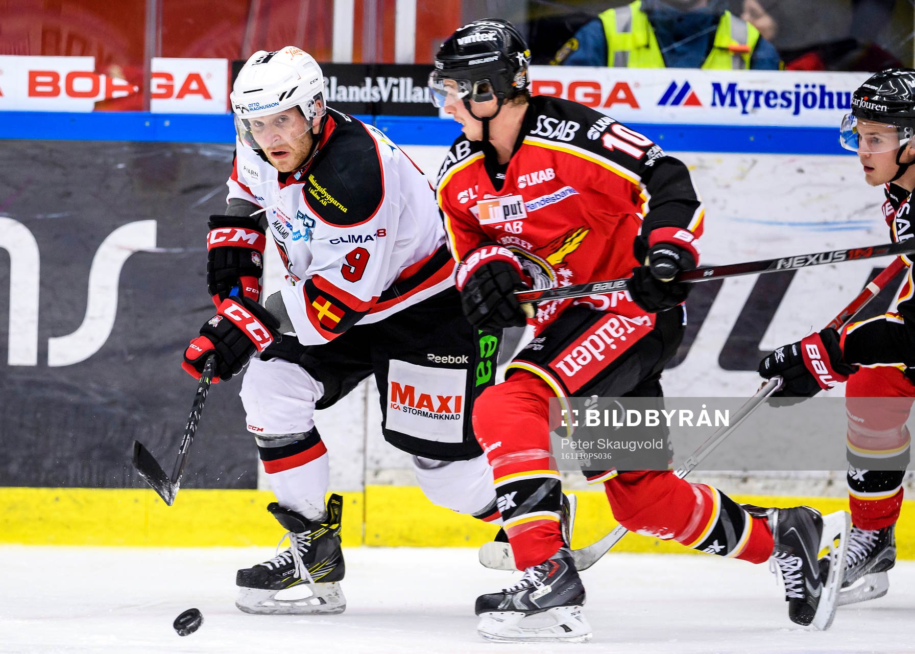 Malmö Redhawks Frederik Storm jagas av Luleås Tim Kennedy