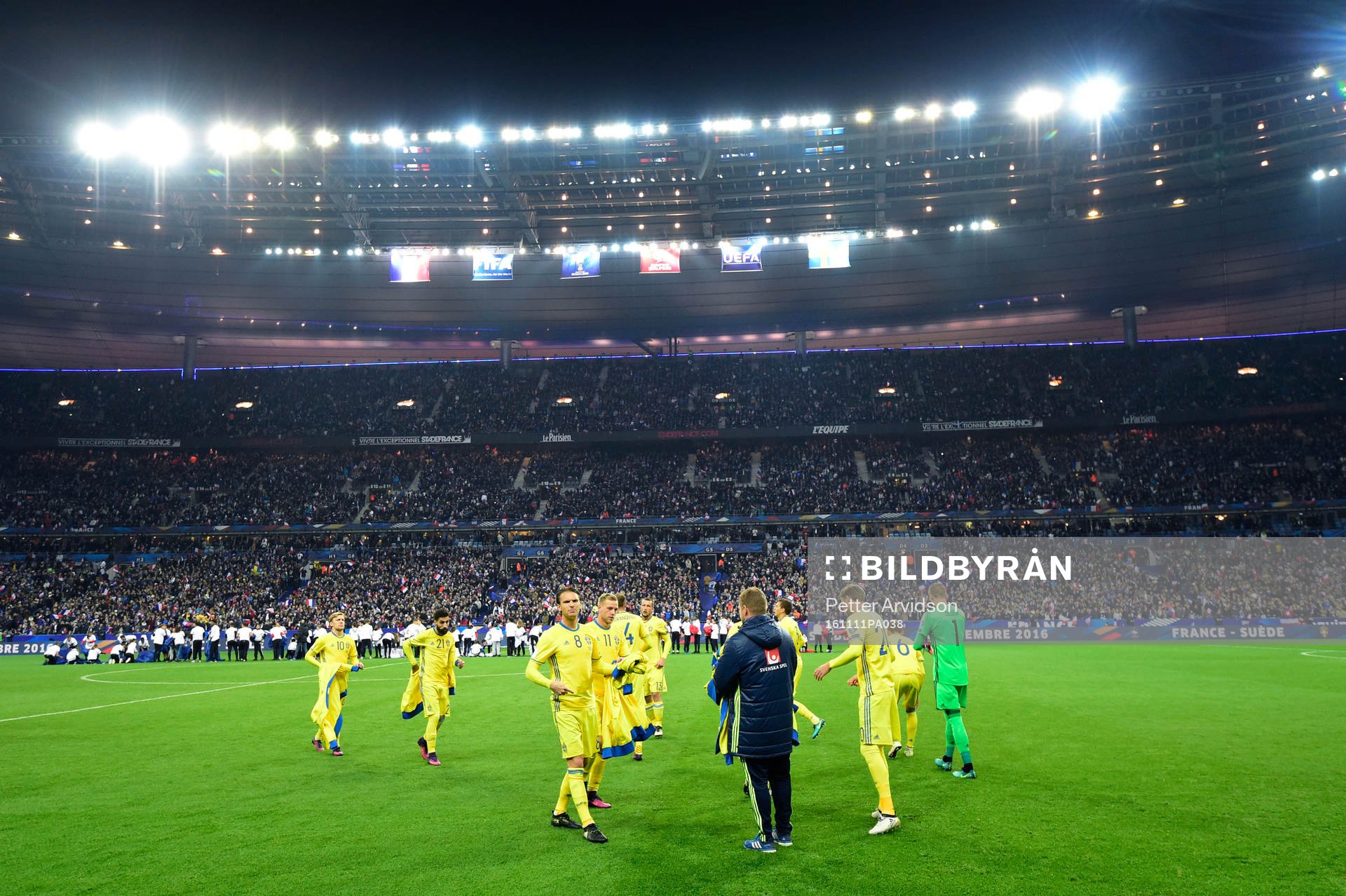 Sveriges spelare gör sig redo på Stade de France