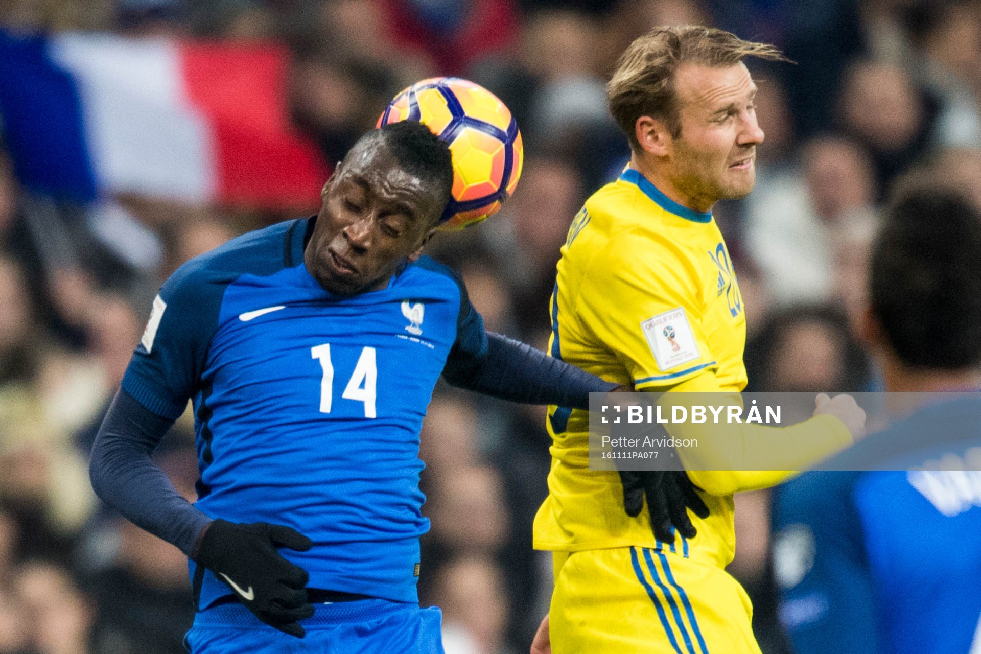 Frankrikes Blaise Matuidi och Sveriges Ola Toivonen