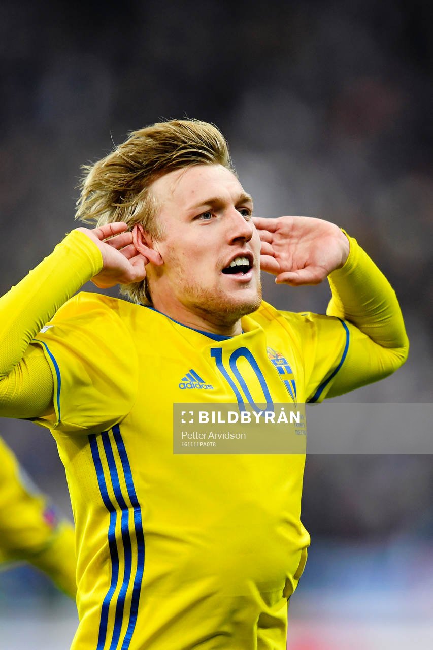 Sveriges Emil Forsberg jublar