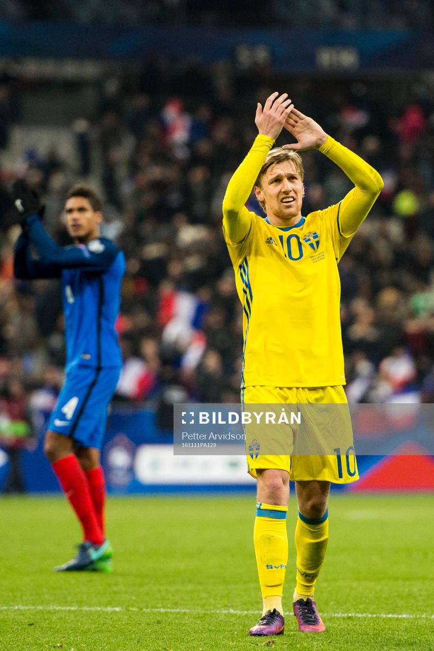 Sveriges Emil Forsberg tackar publiken