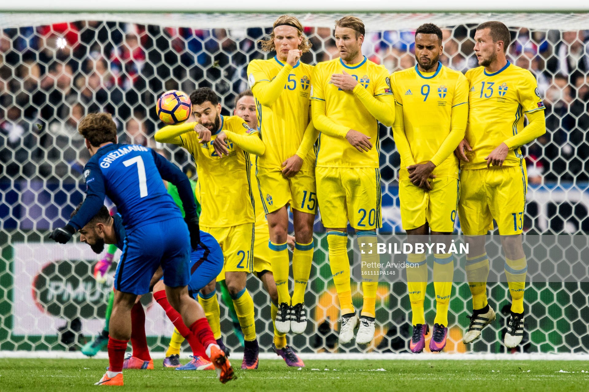 Sveriges Jimmy Durmaz, Oscar Hiljemark, Ola Toivonen, Isaac