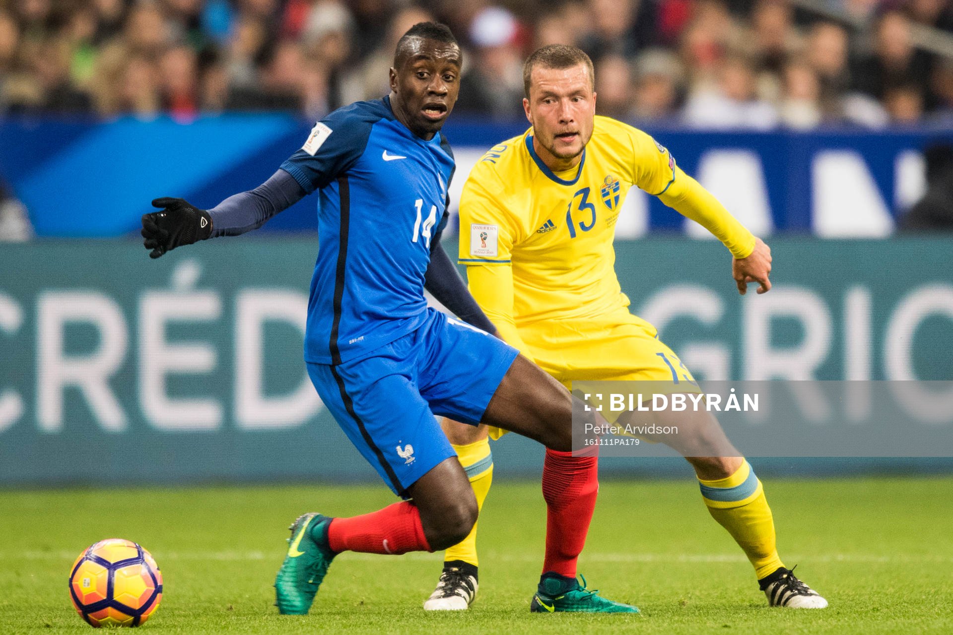 Frankrikes Blaise Matuidi och Sveriges Jakob Johansson