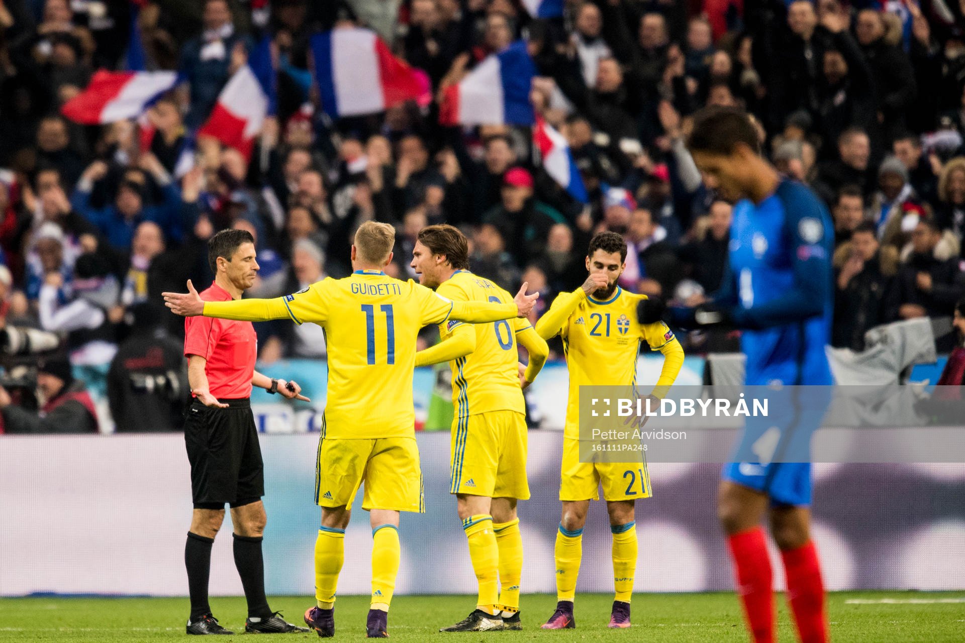 Sveriges John Guidetti, Albin Ekdal och Jimmy Durmaz i