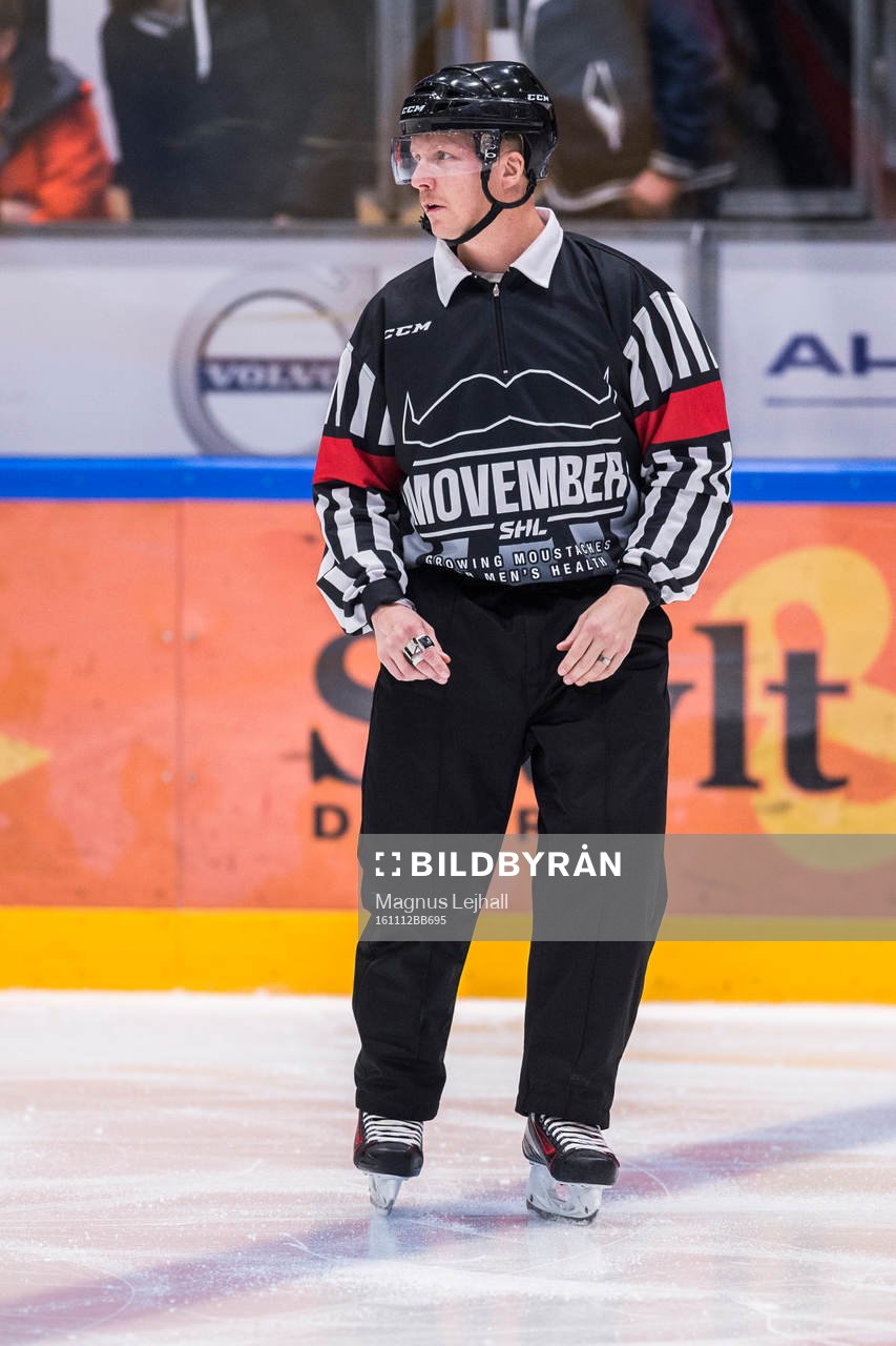 Domare med Movemberdress
