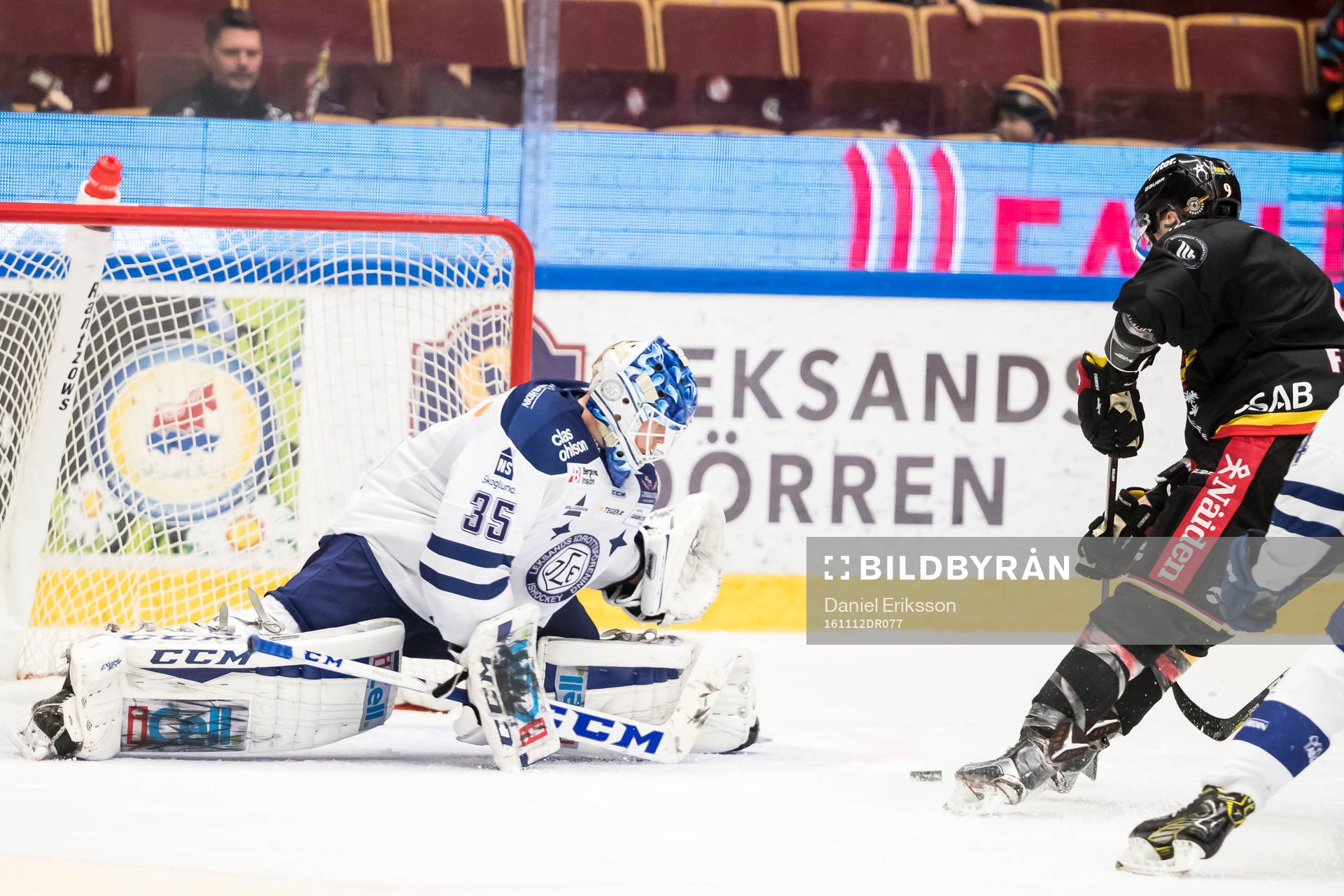 Leksands målvakt Atte Engren räddar chans från Luleås