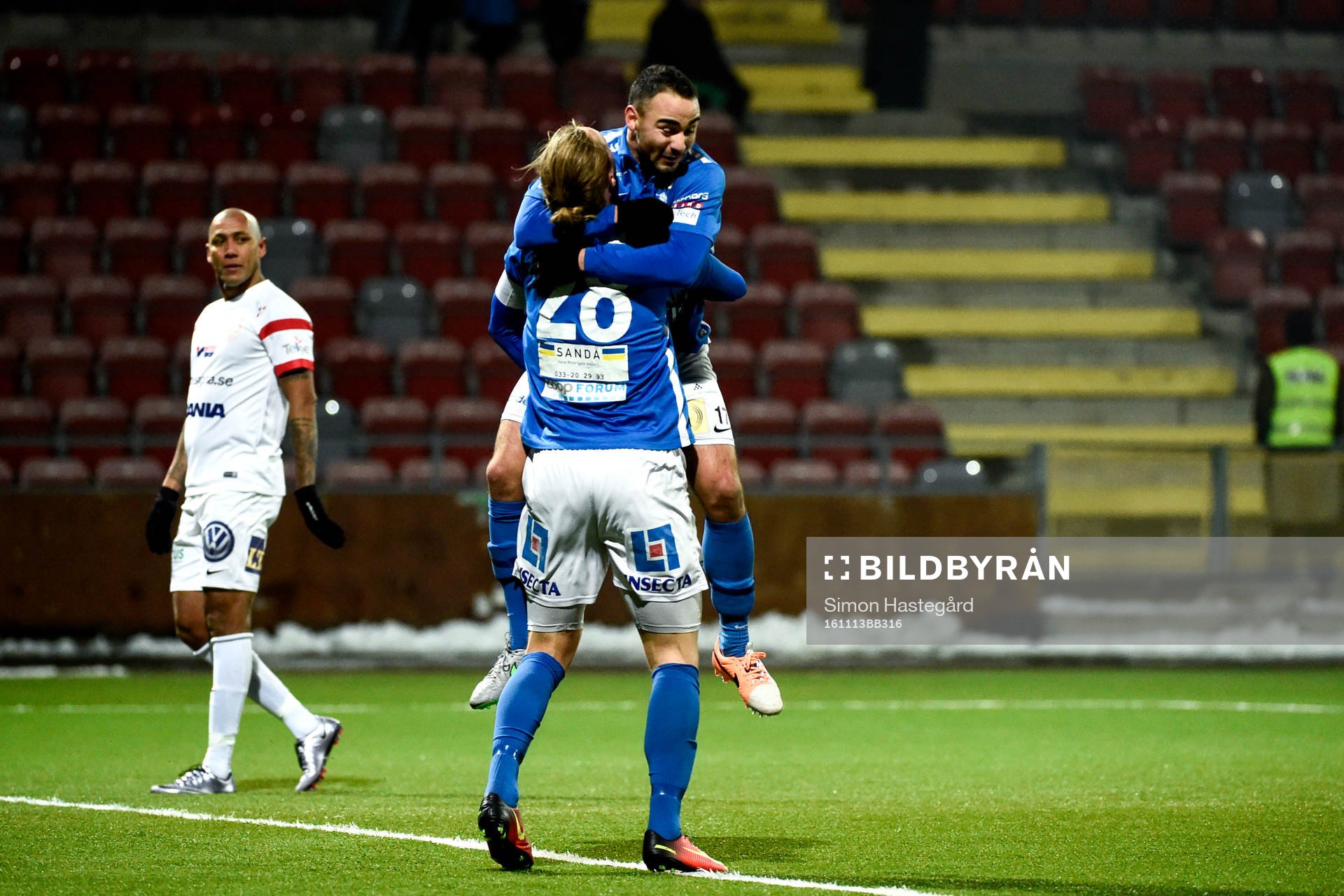 Norrbys Marcus Översjö och Richard Yarsuvat jublar