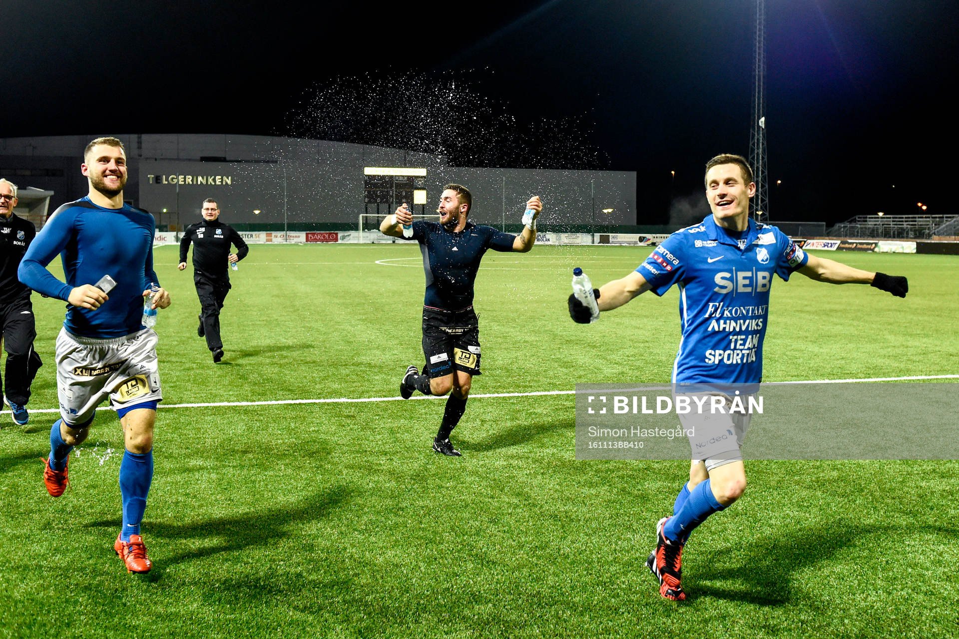 Norrbys spelare jublar