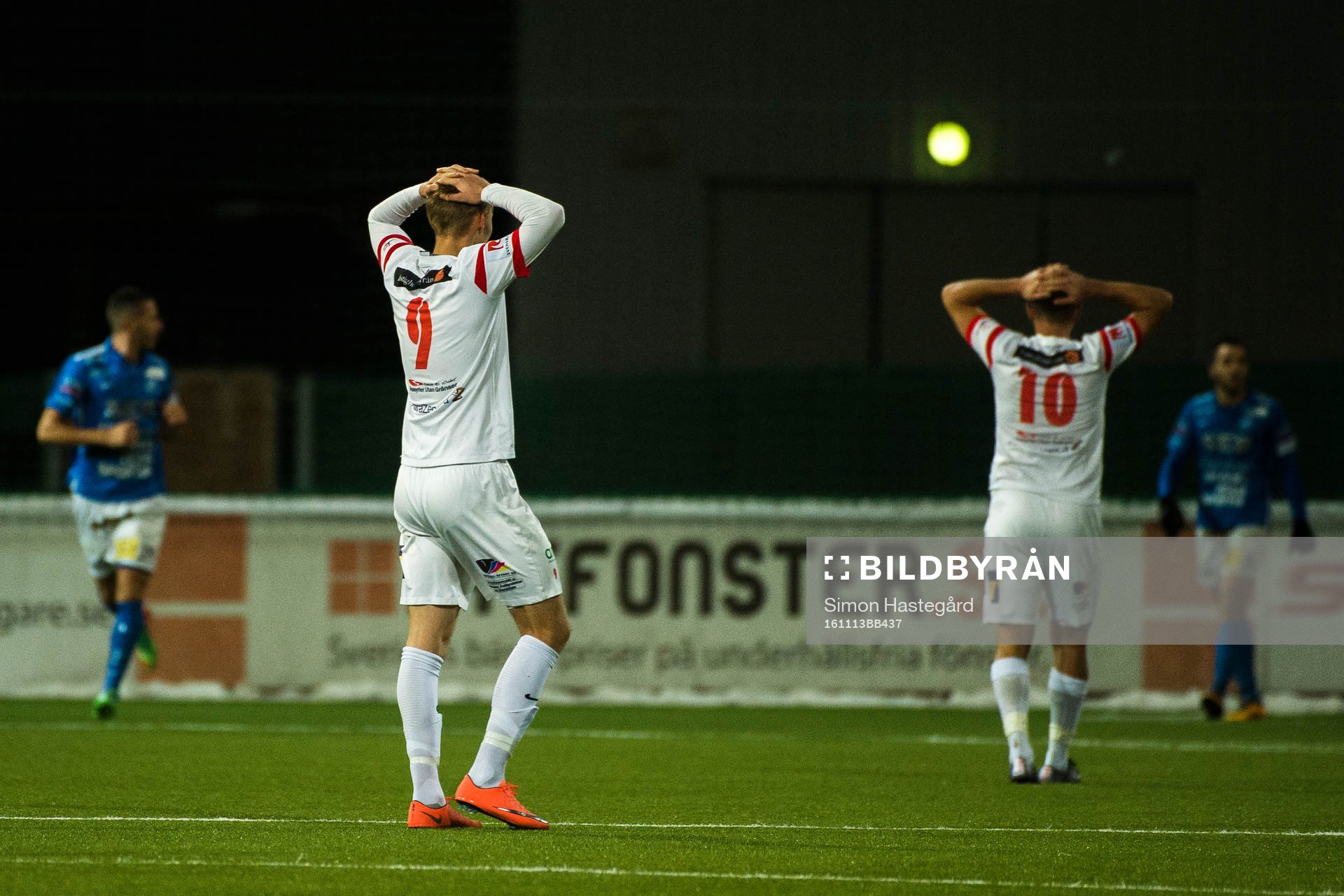 Assyriskas Tim Söderström och Mattias Genc deppar