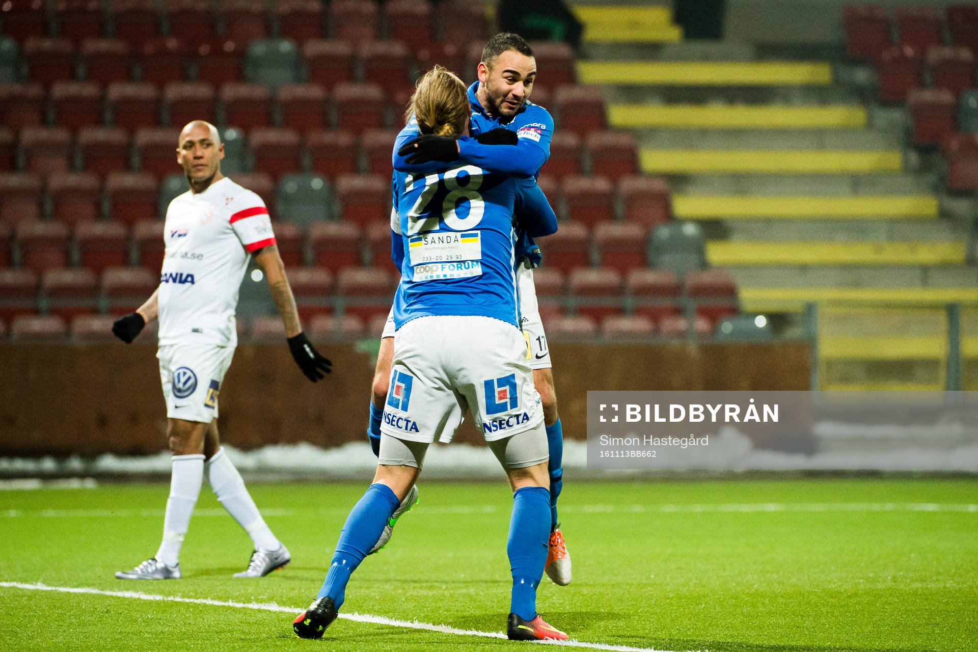 Norrbys Marcus Översjö och Richard Yarsuvat jublar