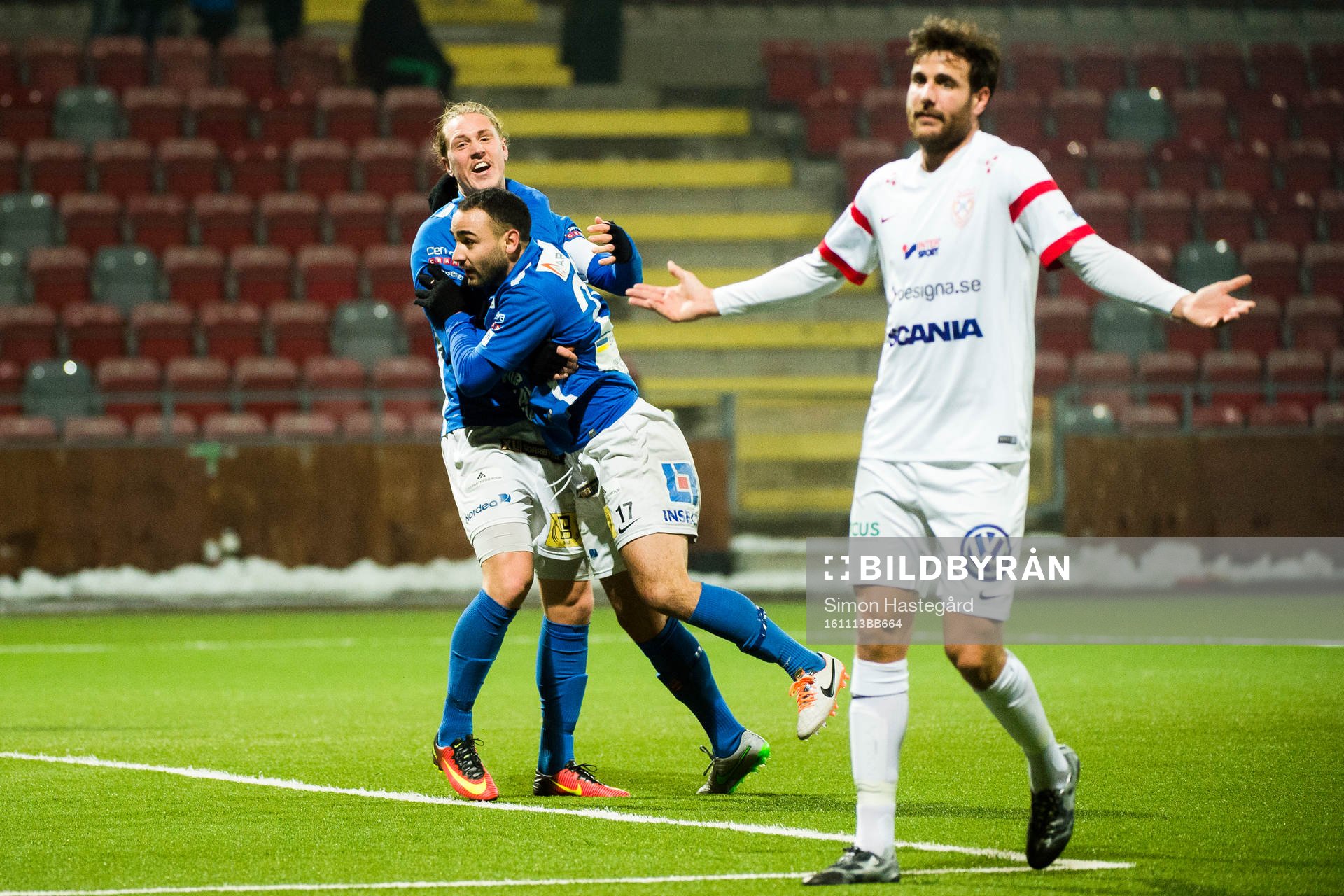 Norrbys Marcus Översjö och Richard Yarsuvat jublar