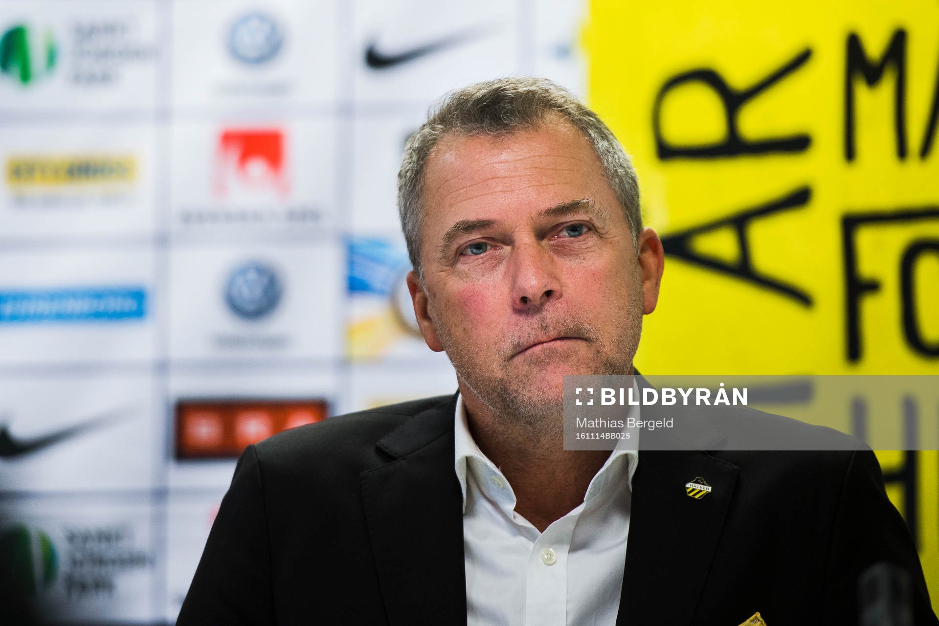 Häckens sportchef Sonny Karlsson när Mikael Stahre (ej i