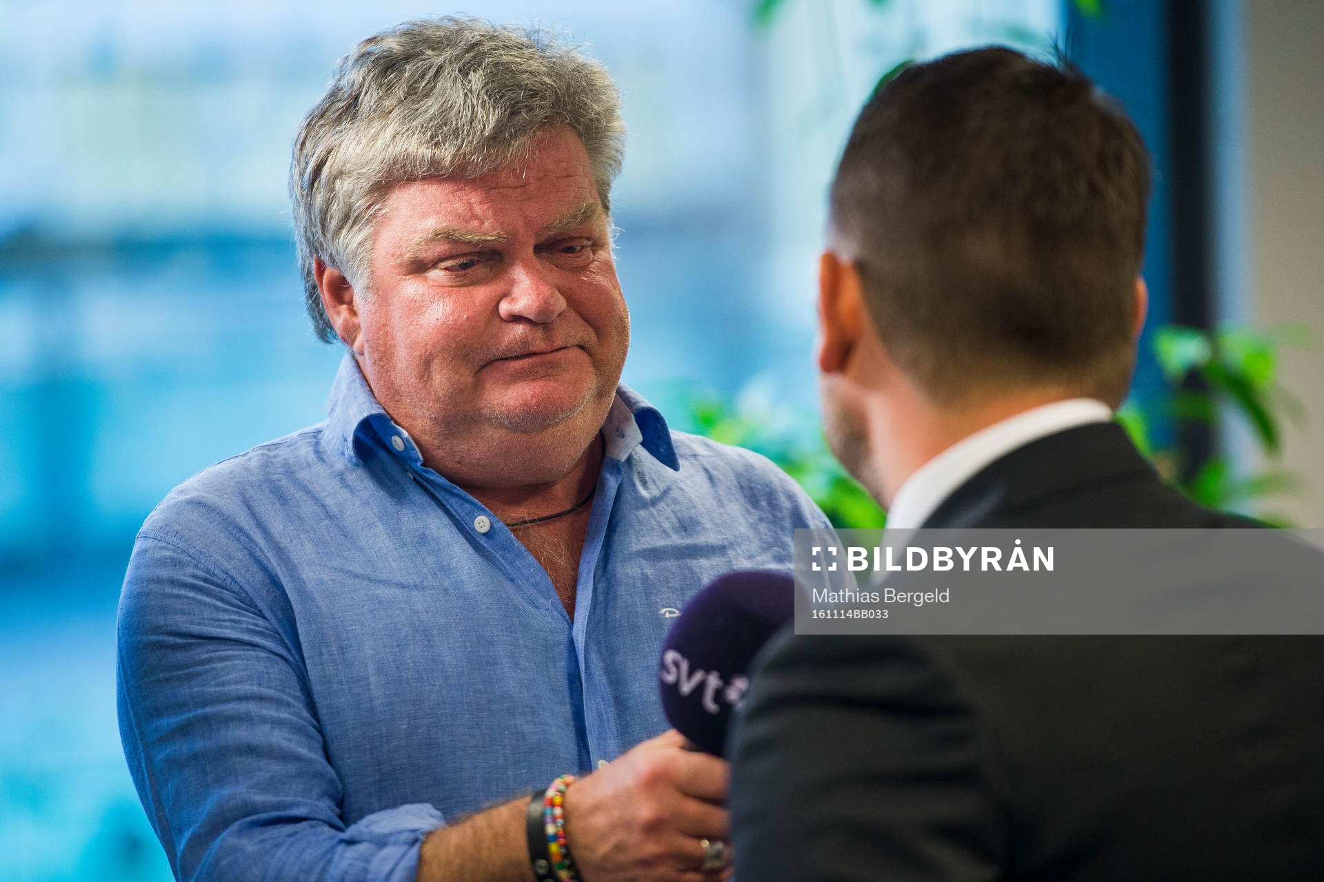 s Pelle Nyström intervjuar Mikael Stahre när han