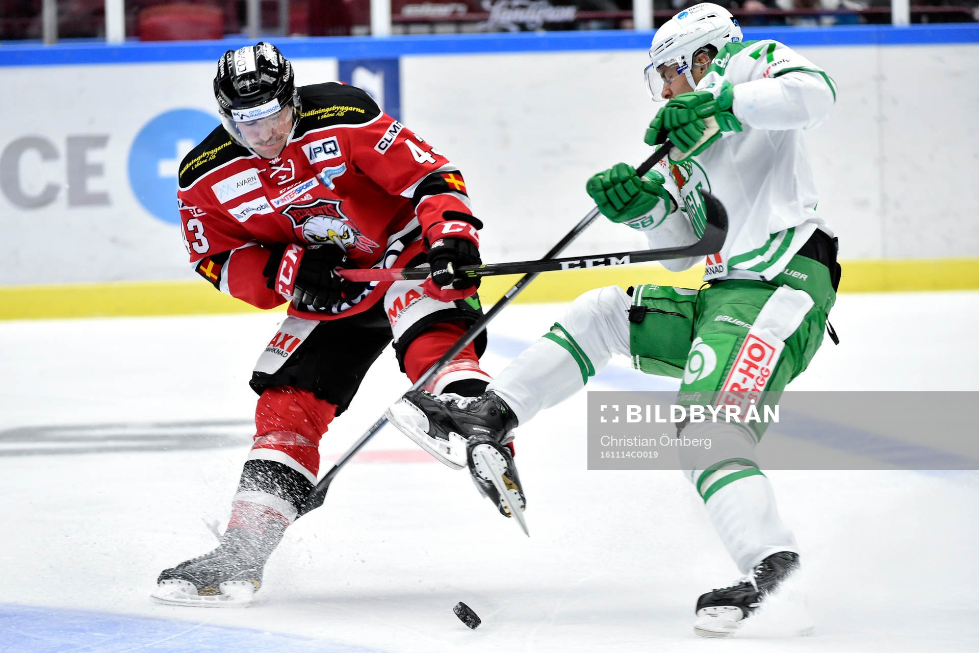 Malmö Redhawks Nichlas Hardt och Rögles Patrik Cehlin