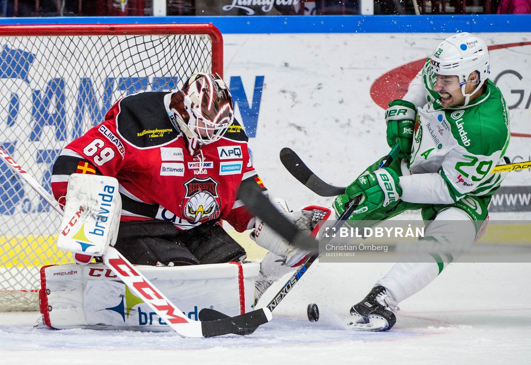 Malmö Redhawks målvakt Oscar Alsenfelt mot Rögles Ludvig