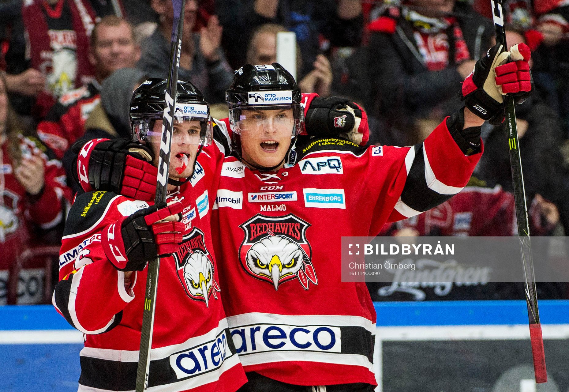 Malmö Redhawks Kim Rosdahl och Fredrik Händemark jublar
