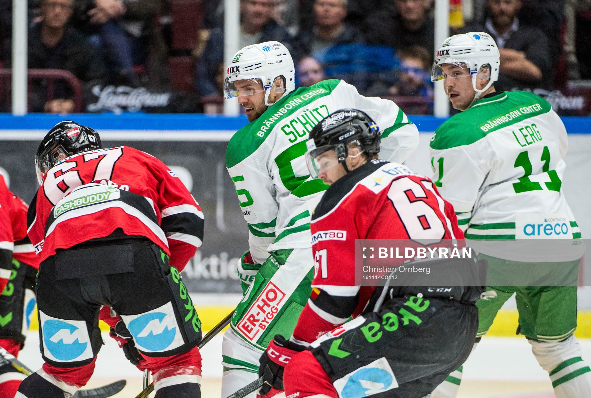 Rögles Felix Schütz och Bryan Lerg mot Malmö Redhawks