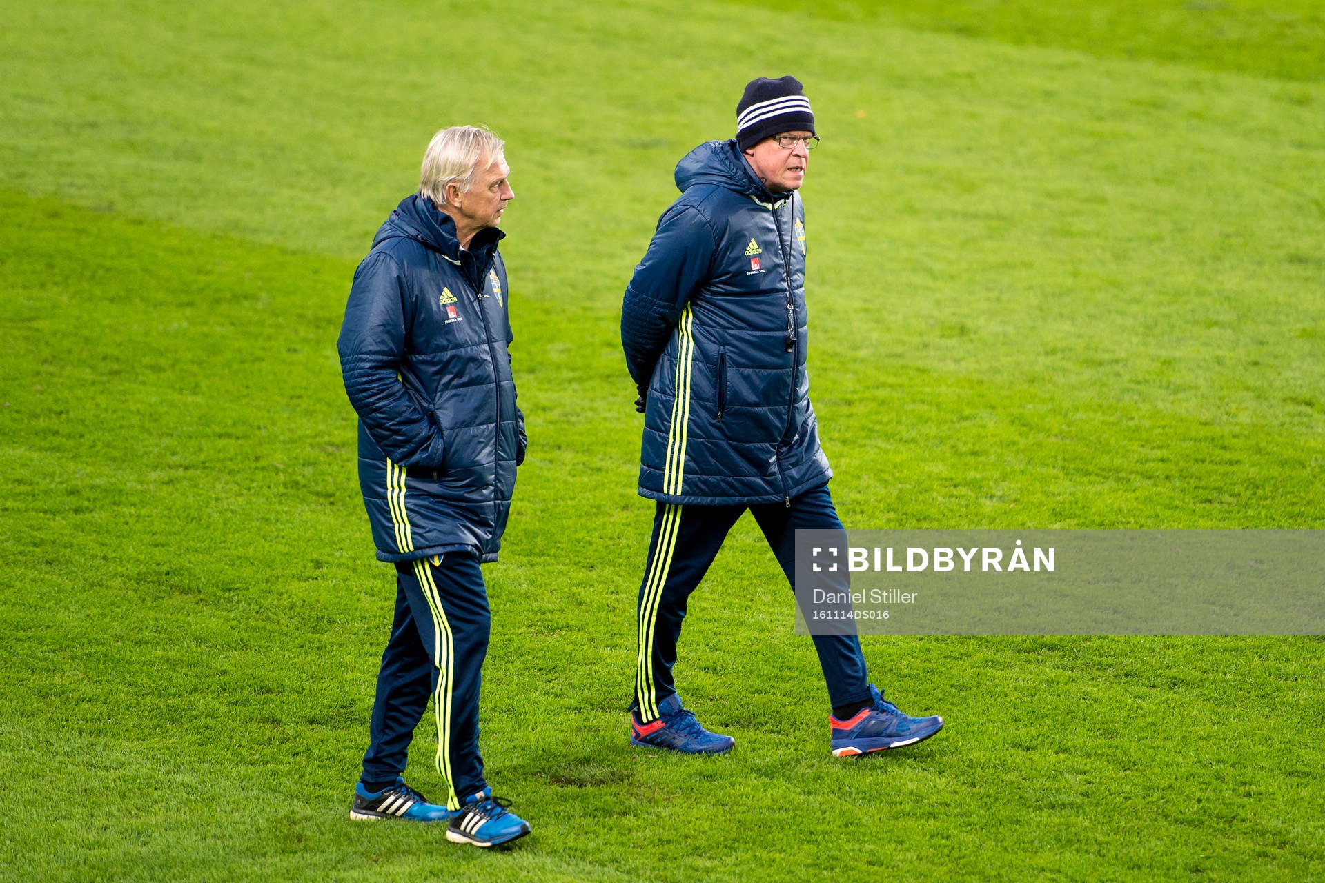 Landslagschef Lars Richt och förbundskapten Janne Andersson under en träning med det svenska herrlandslaget i fotboll den 14 november 2016 i Budapest.