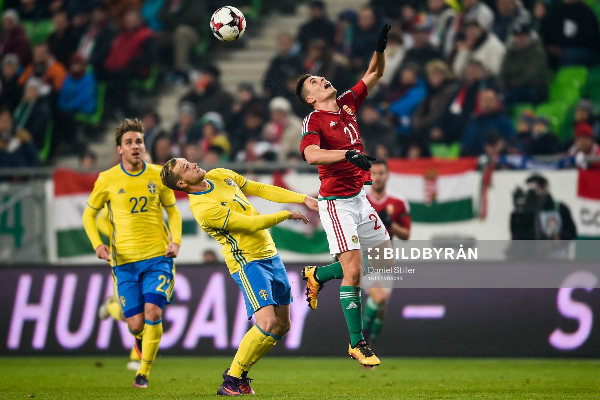 Sveriges John Guidetti och Ungerns Zsombor Berecz