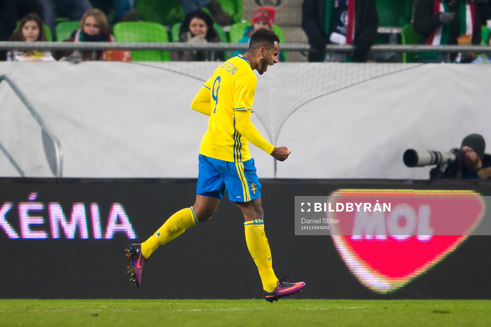 Sveriges Isaac Kiese Thelin jublar