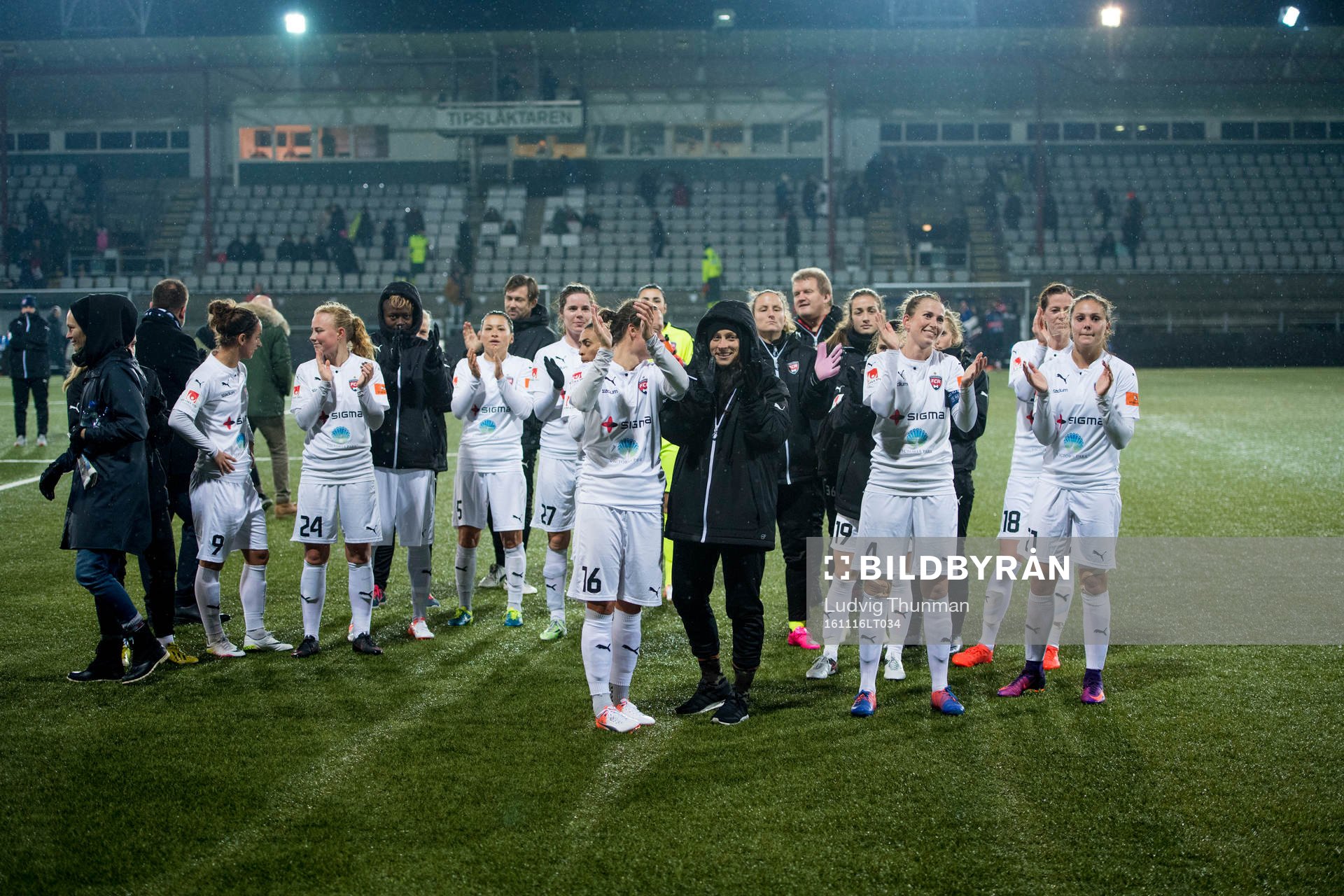 Rosengårds spelare tackar publiken
