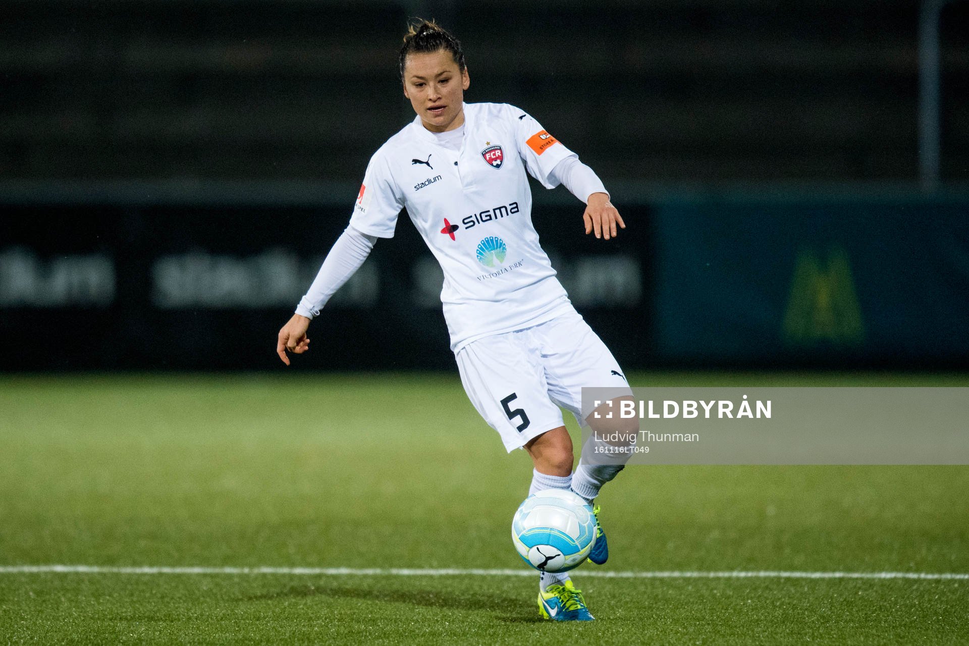 Rosengårds Alexandra Lowe Riley under fotbollsmatchen i Champions League mellan Rosengård och Slavia Prag den 16 november 2016 i Malmö.