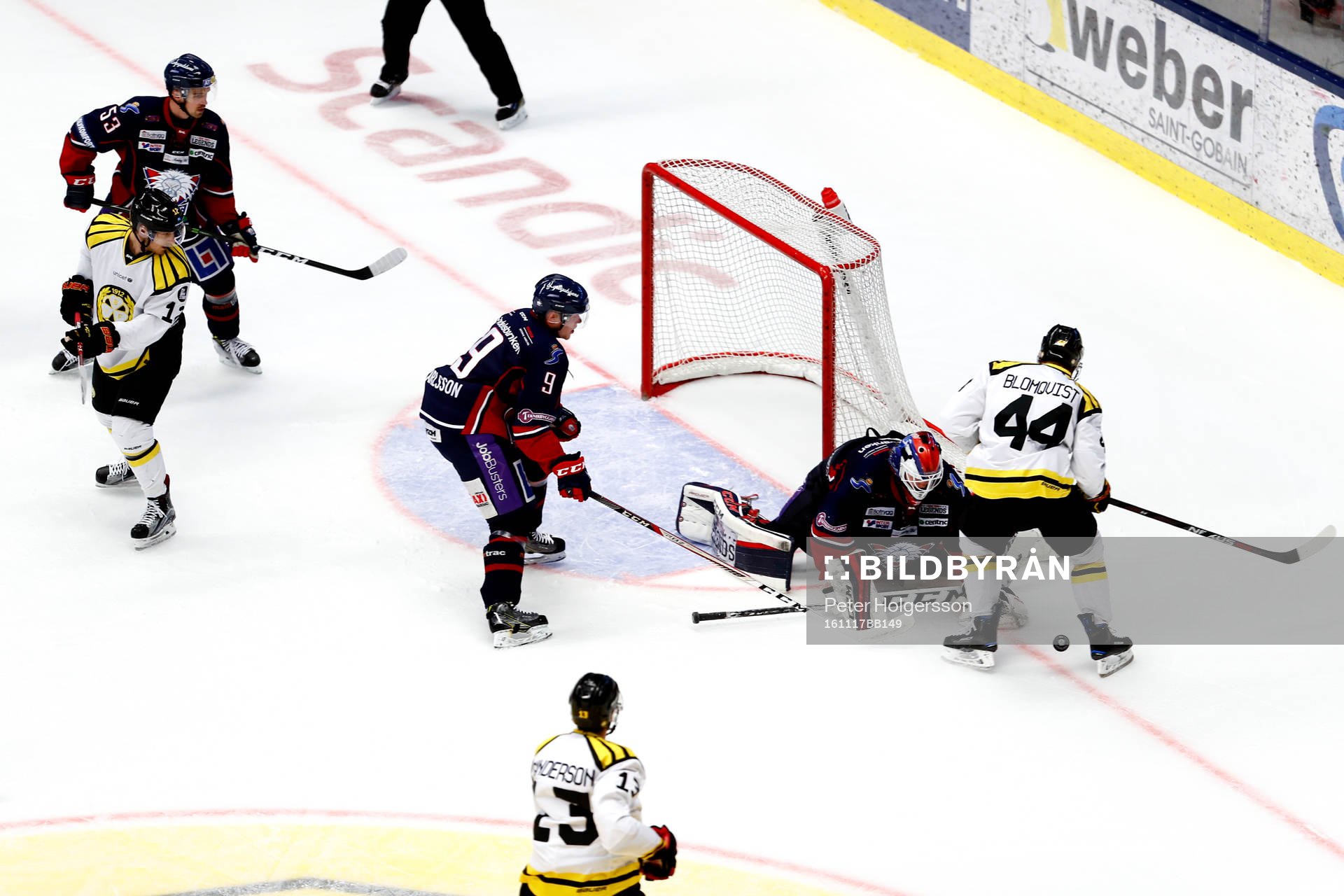 Brynäs Jacob Blomqvist har en målchans