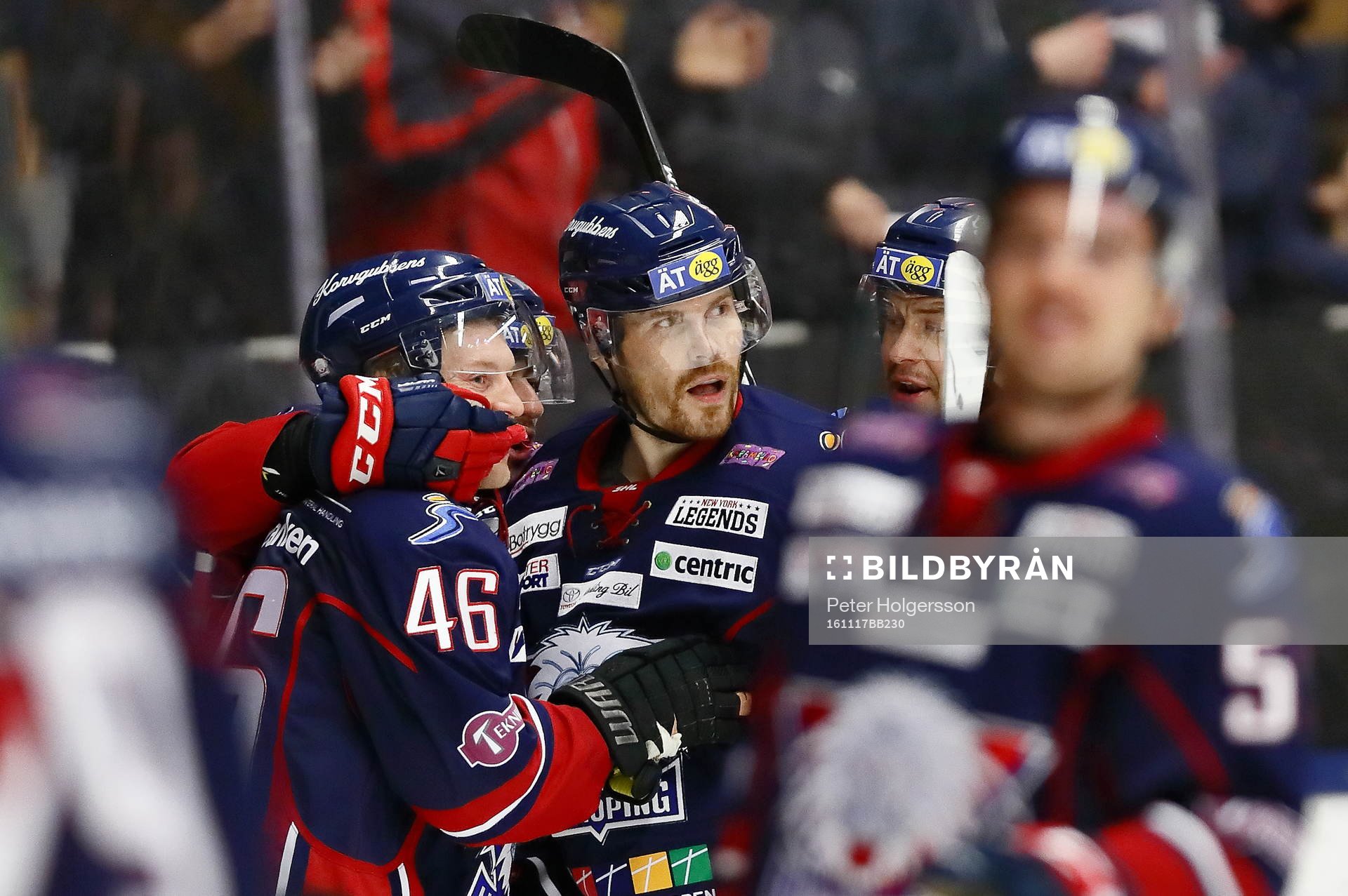 Linköpings Mathis Olimb och Anssi Salmela jublar
