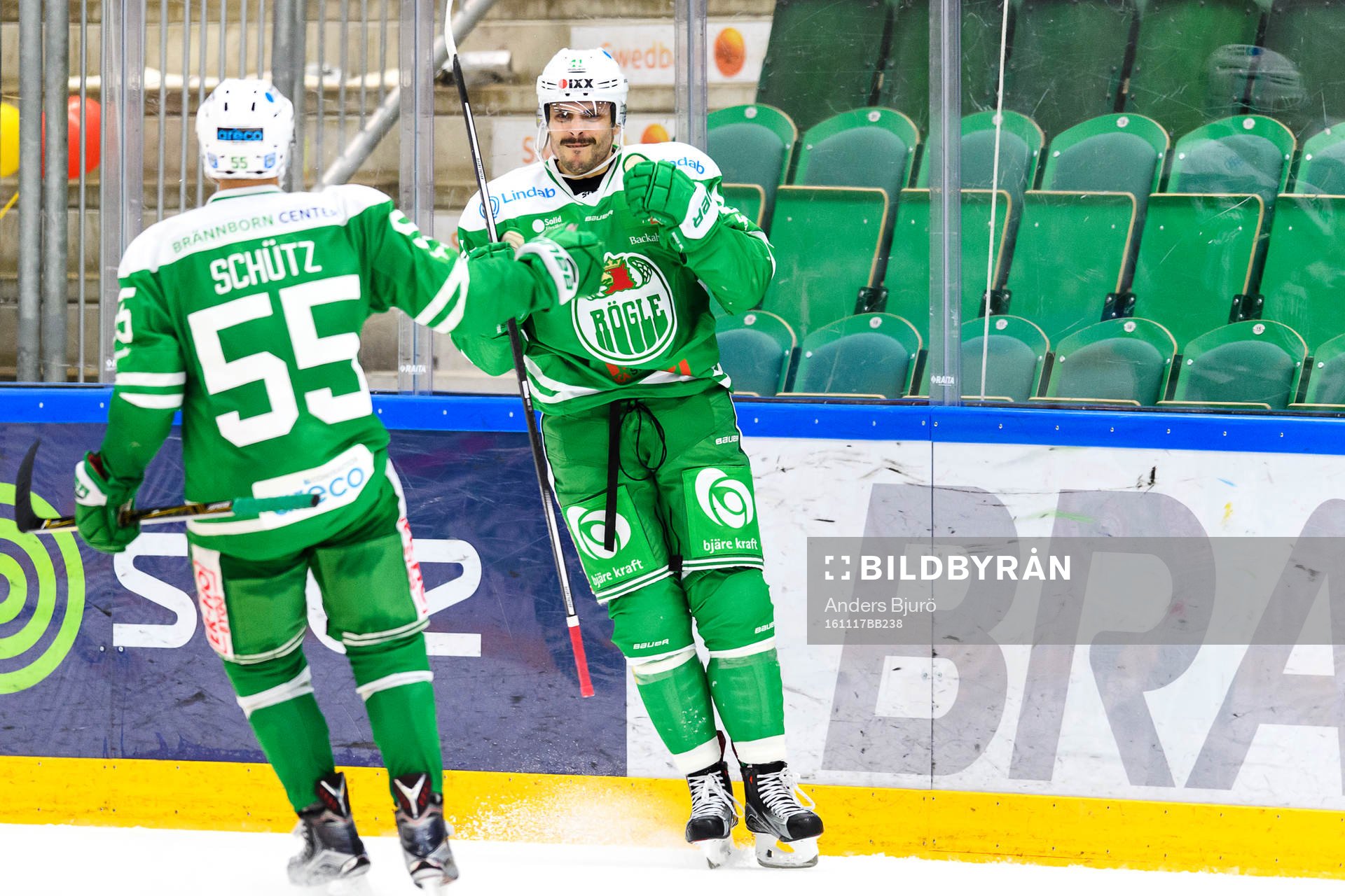 Rögles Felix Schütz och Daniel Widing jublar