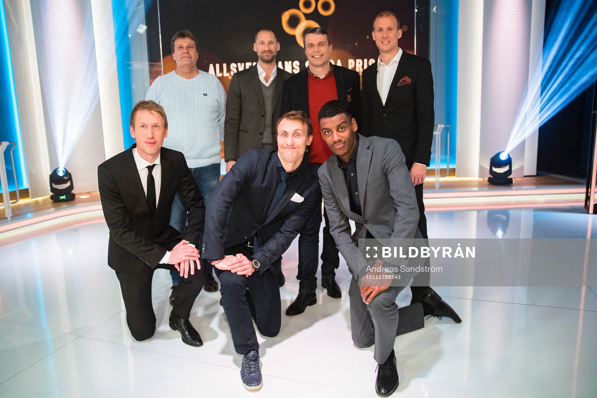 Vinnarna i de olika kategorierna, Uppe från höger. Christer Johansson vinnare av Fotbollskampen 2016, Årets målvakt, Johan Wiland, Malmö FF, Årets röst, Östersunds ordförande Daniel Kindberg, IFK Norrköpings Andreas Johansson vinnare av Årets back och Årets mest värdefulla spelare. Nere från vänster, Årets tränare Östersunds Graham Potter, Årets mittfältare, Magnus Wolff Eikrem, Malmö FF och till sist Årets Nykomling Alexander Isak poserar för ett porträtt under Cmores TV-gala Allsvenskans Stora Pris den 17 November 2016 i Stockholm.