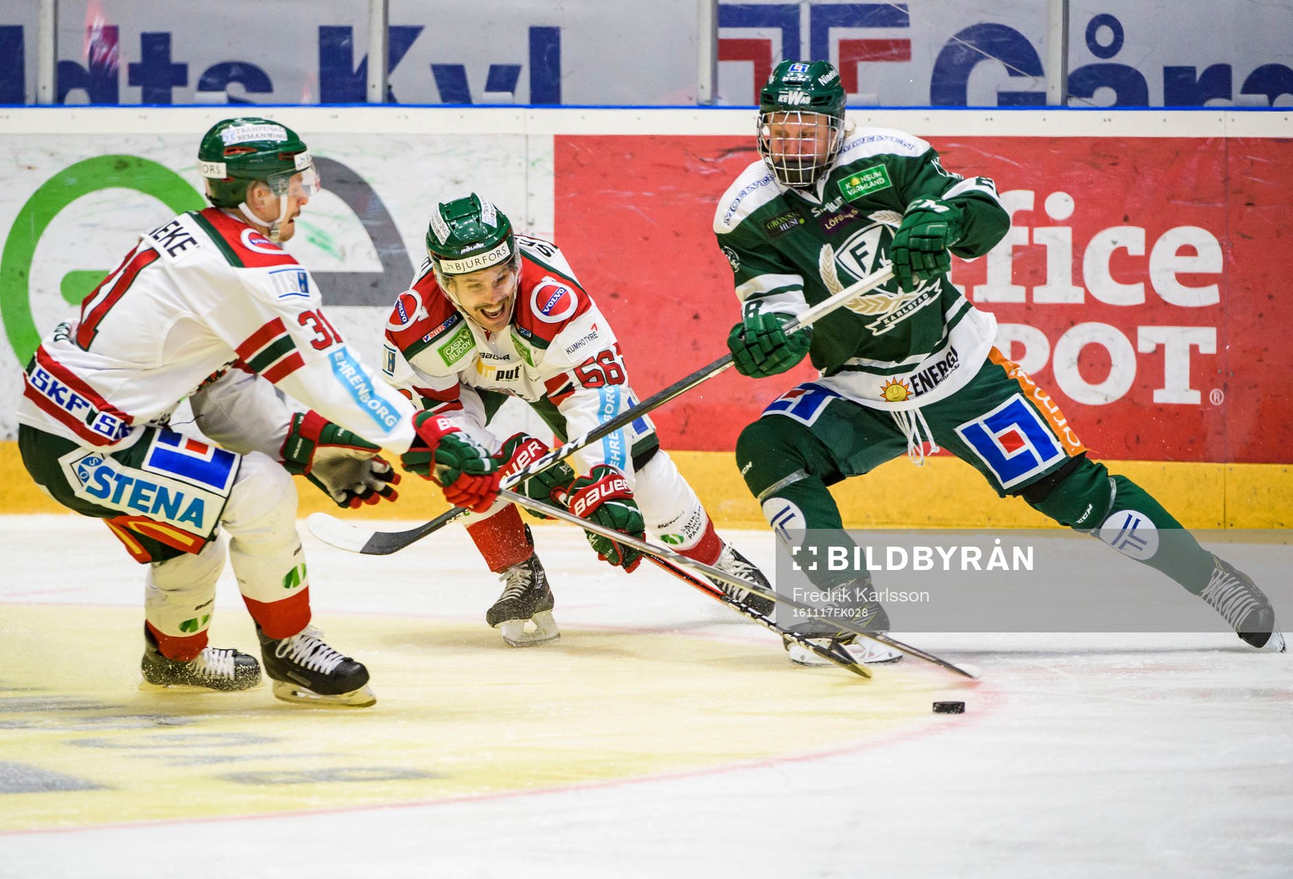 Frölundas Nicklas Lasu och Jonathan Sigalet i en kamp med