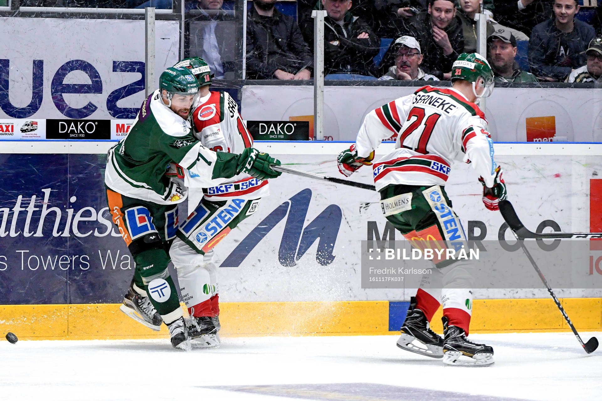 Färjestads Jonas Holös och Frölundas Filip Westerlund