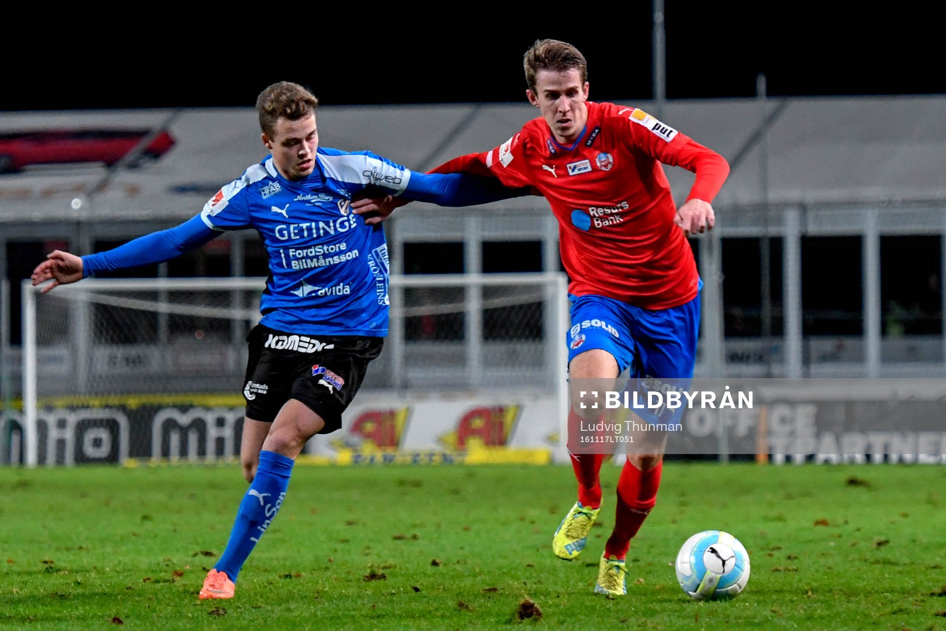 Helsingborgs Adam Eriksson och Halmstads Gabriel Gudmundsson