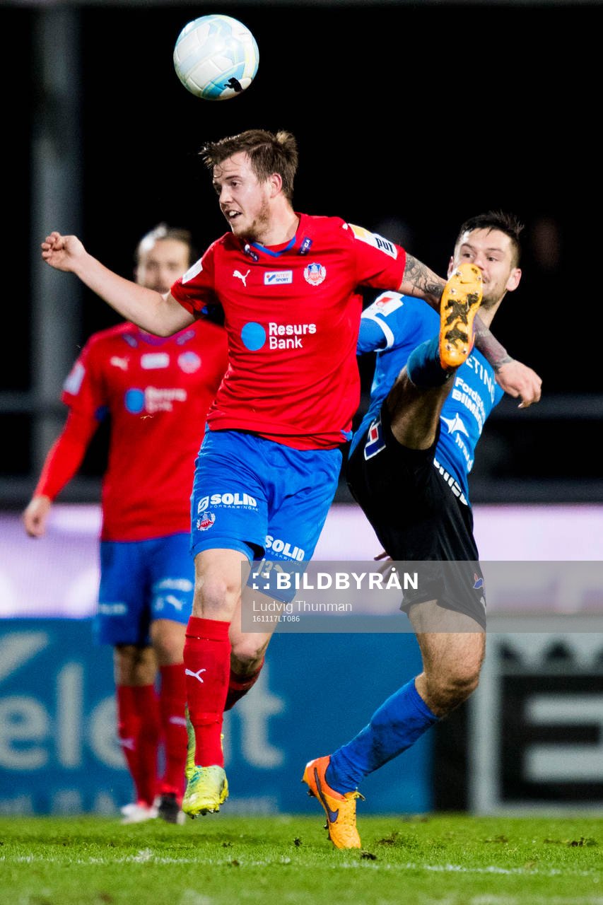 Helsingborgs Alexander Achinioti-Jönsson och Halmstads Ivo