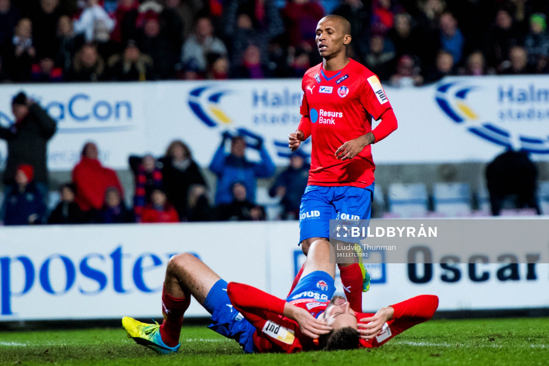 Helsingborgs Bradley Ralani och Mikael Dahlberg  deppar
